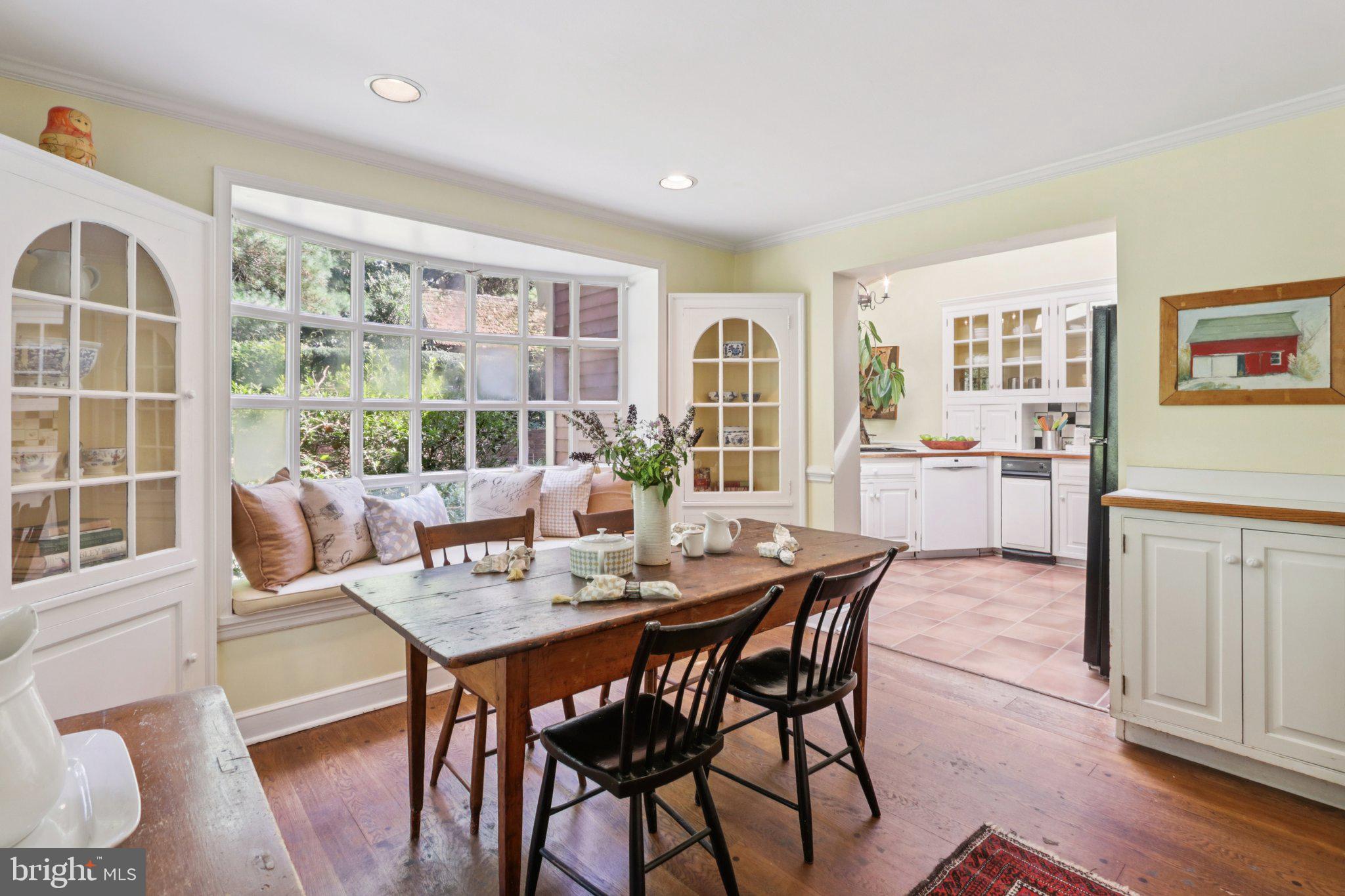 CHESTNUT HILL - Residential