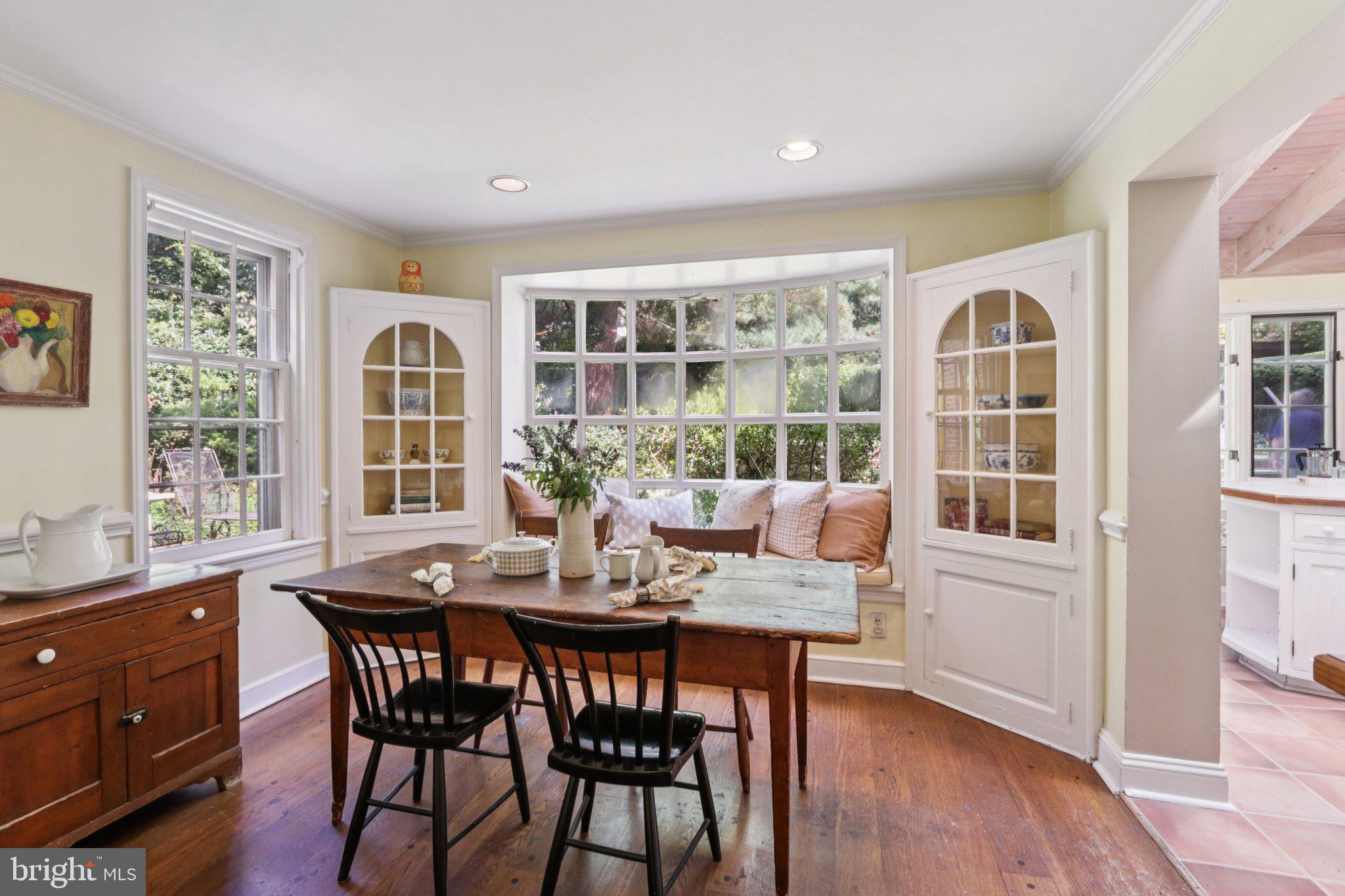 CHESTNUT HILL - Residential