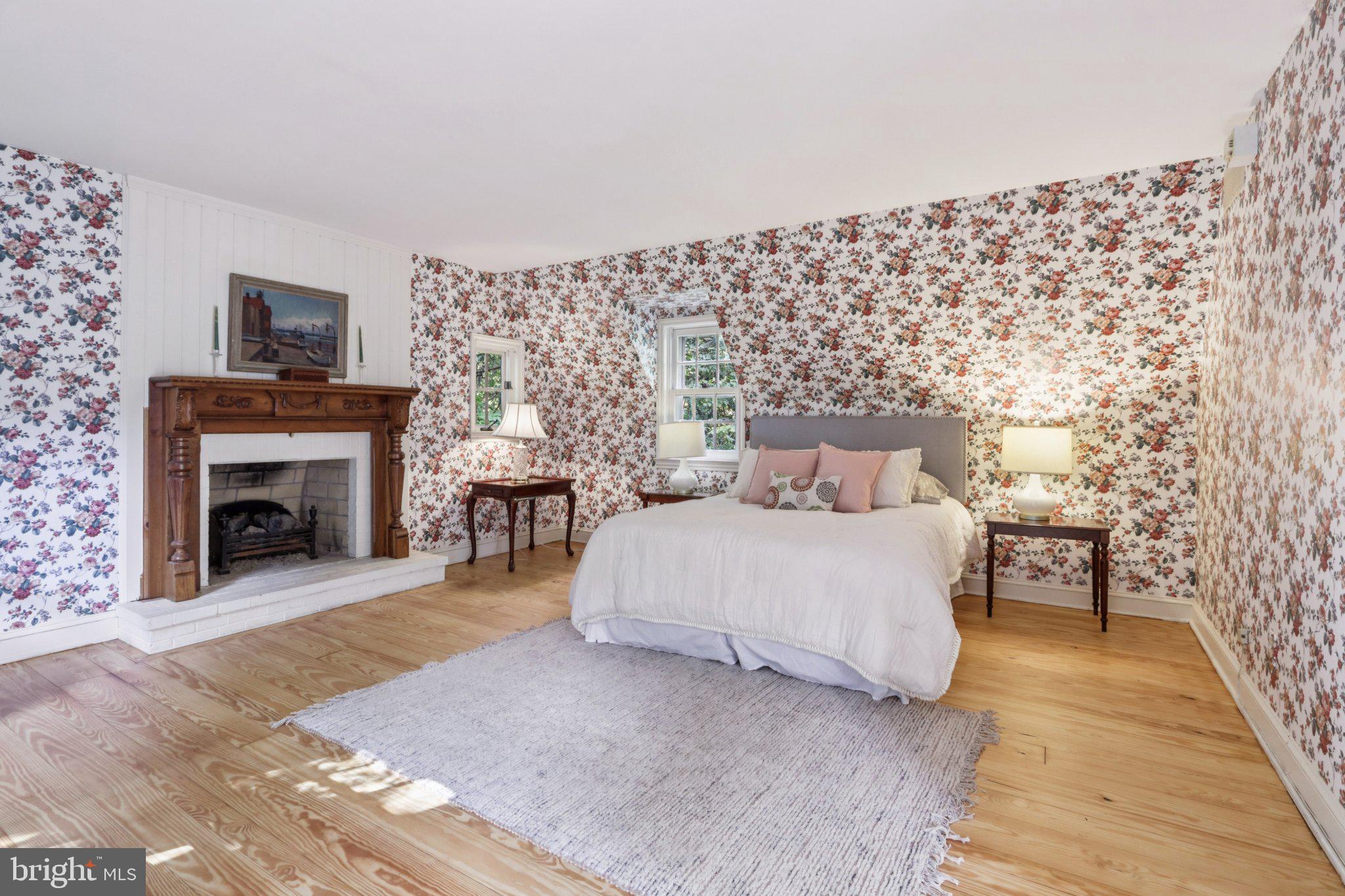 CHESTNUT HILL - Residential