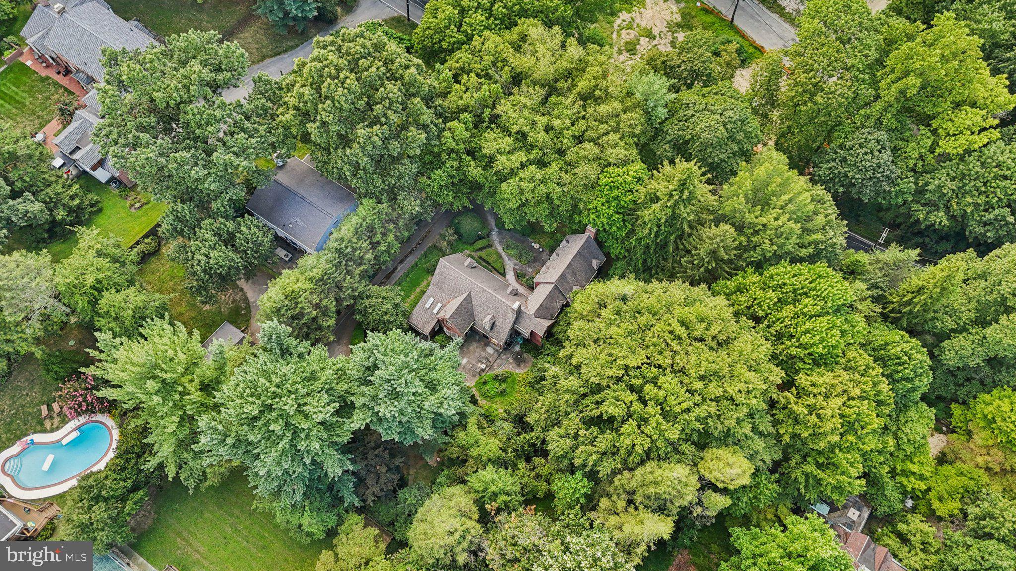 CHESTNUT HILL - Residential