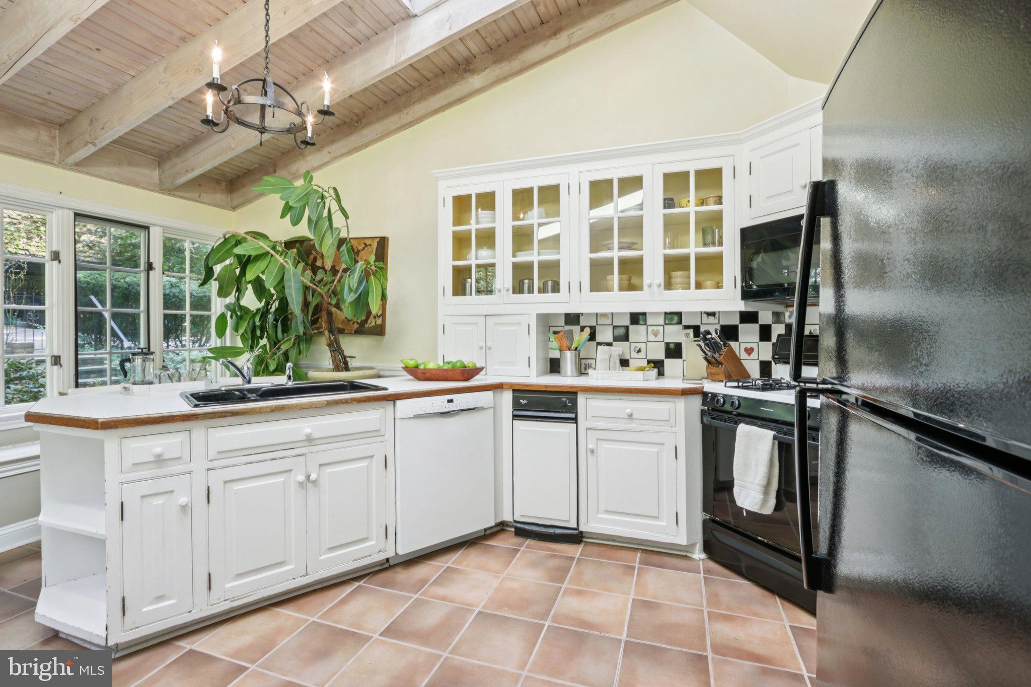 CHESTNUT HILL - Residential