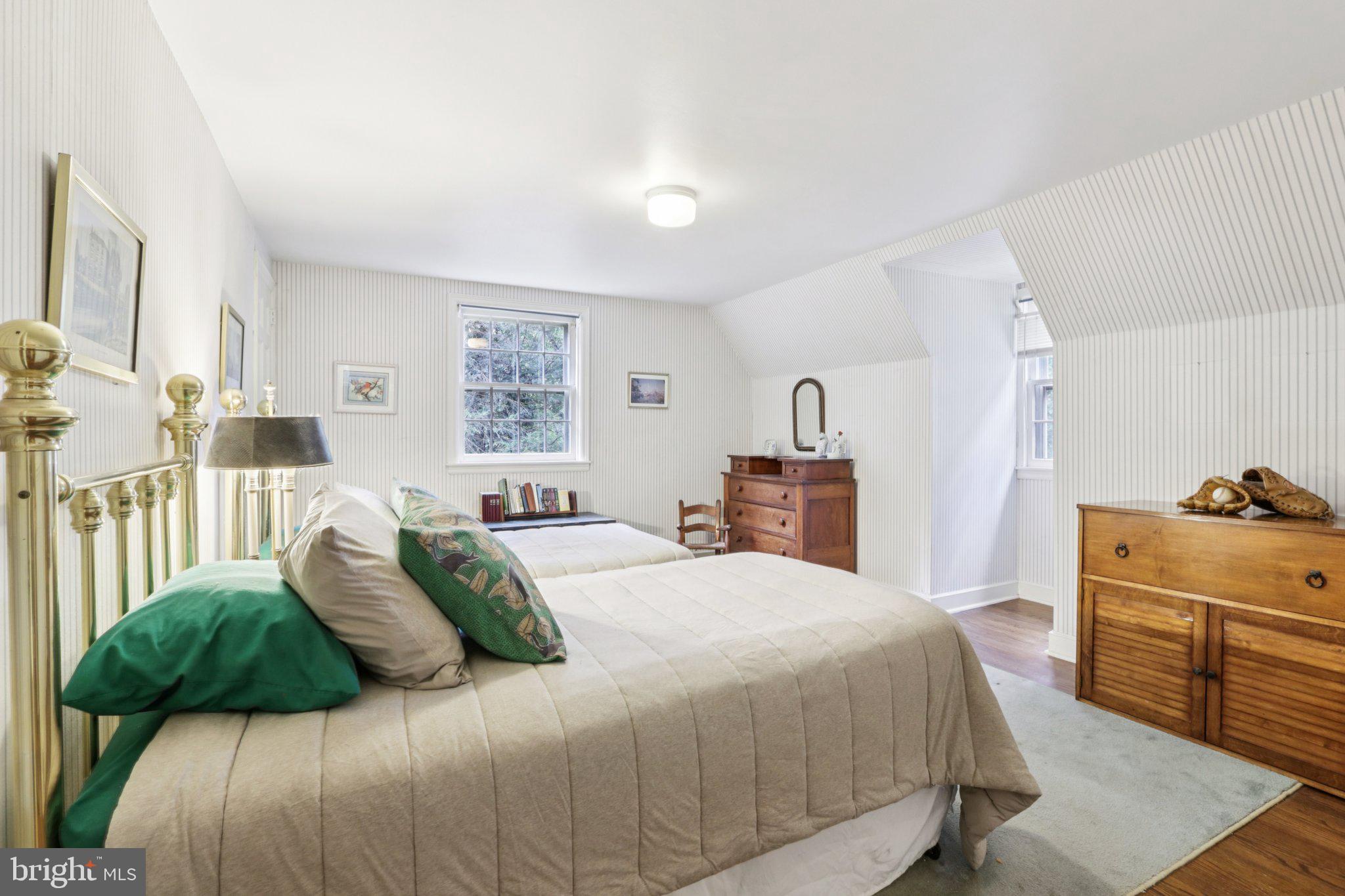 CHESTNUT HILL - Residential