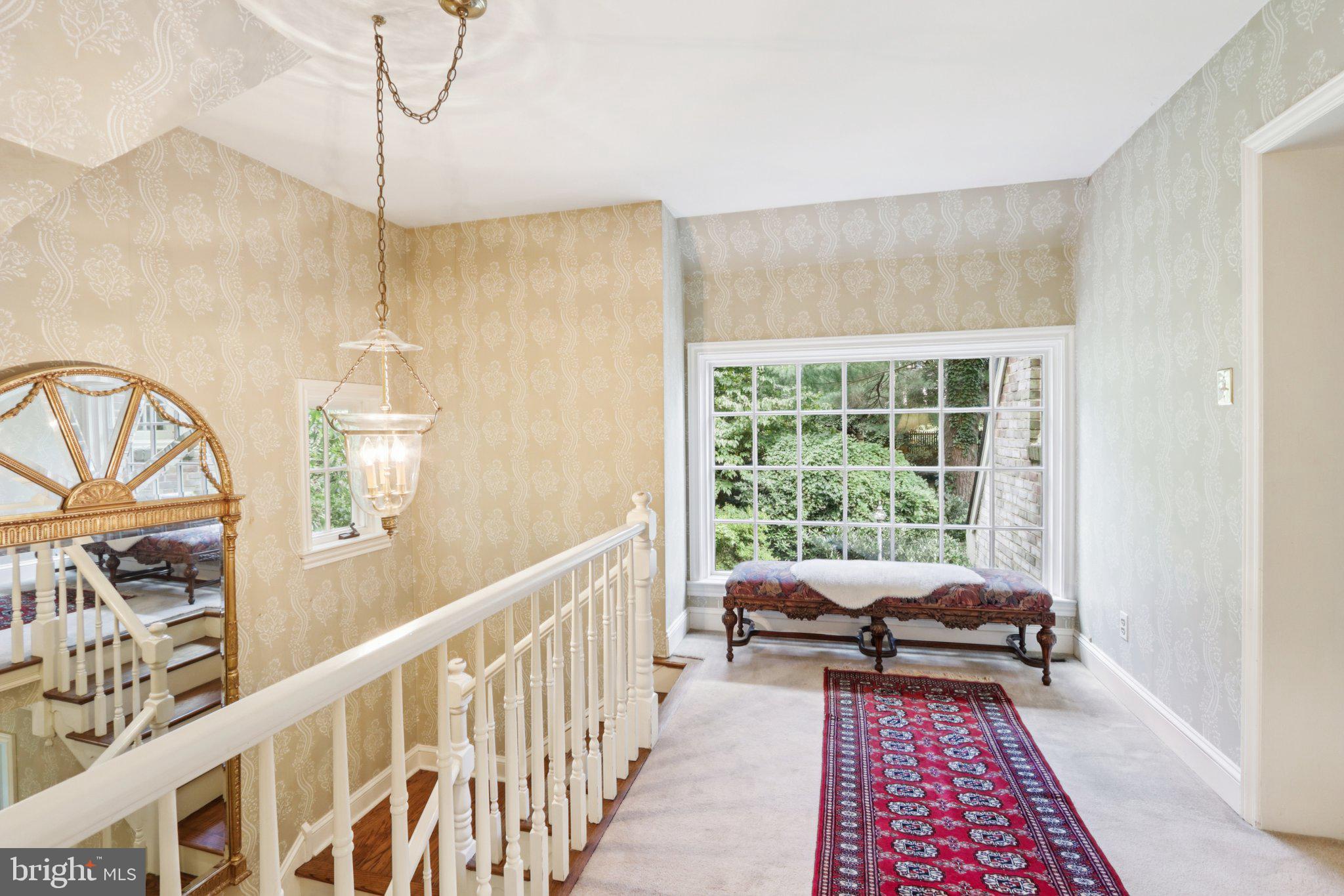 CHESTNUT HILL - Residential