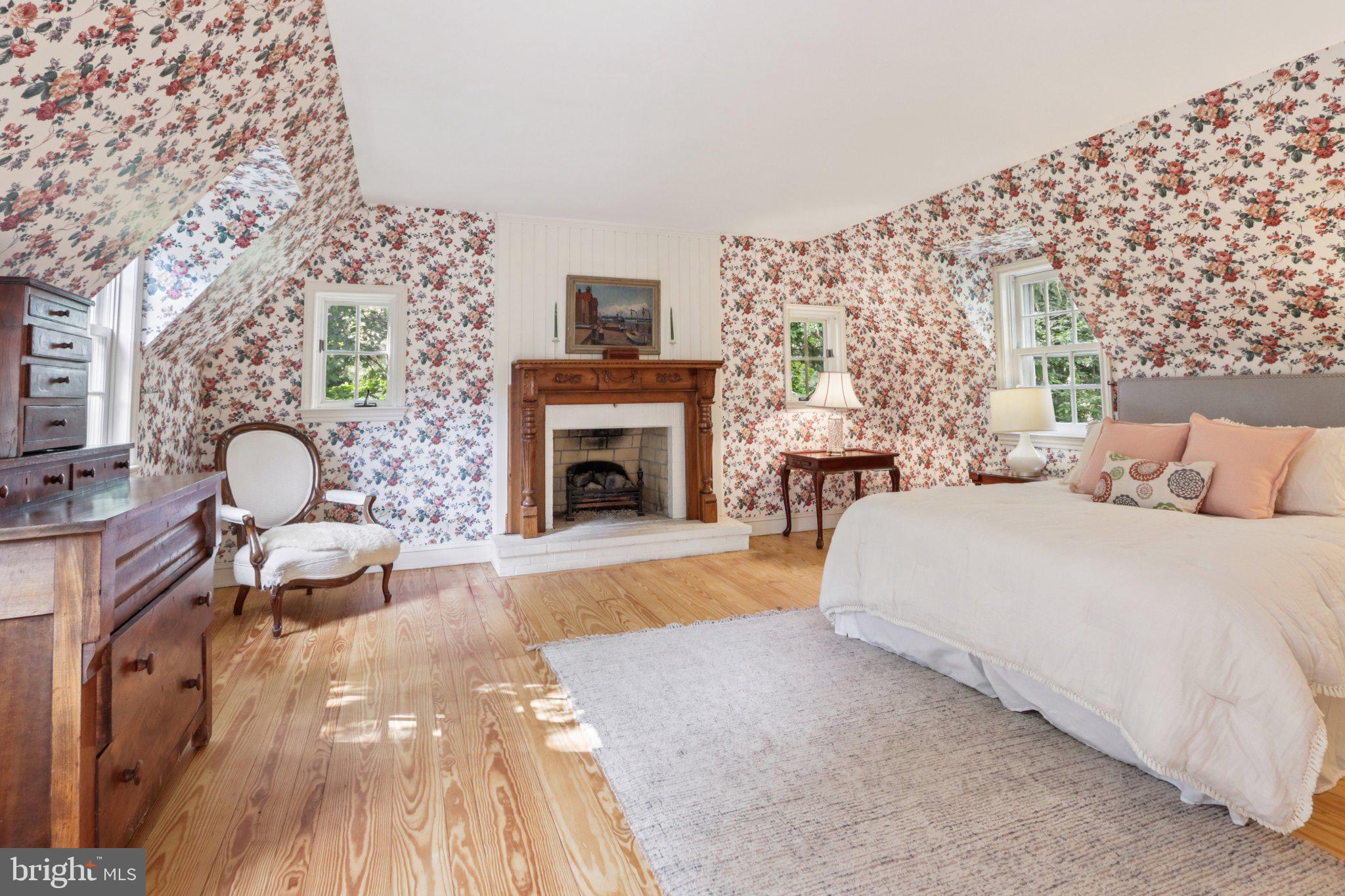 CHESTNUT HILL - Residential