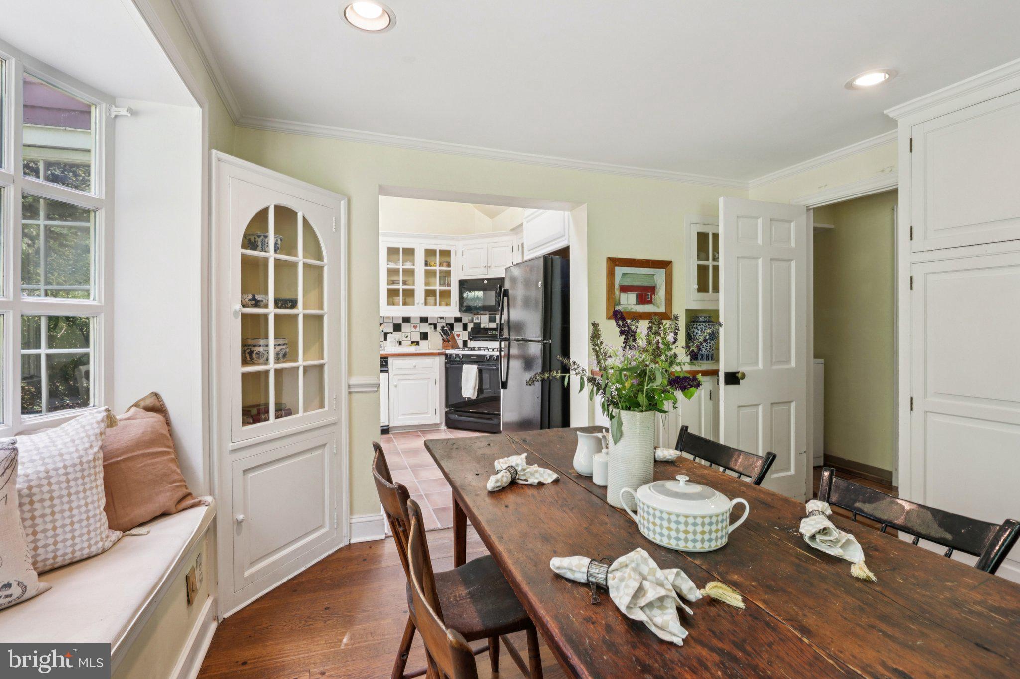 CHESTNUT HILL - Residential