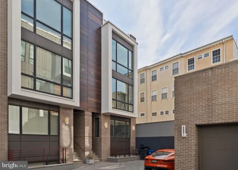 204 W Laurel Street Unit 3, Philadelphia, PA 19123 - MLS#: PAPH2464072