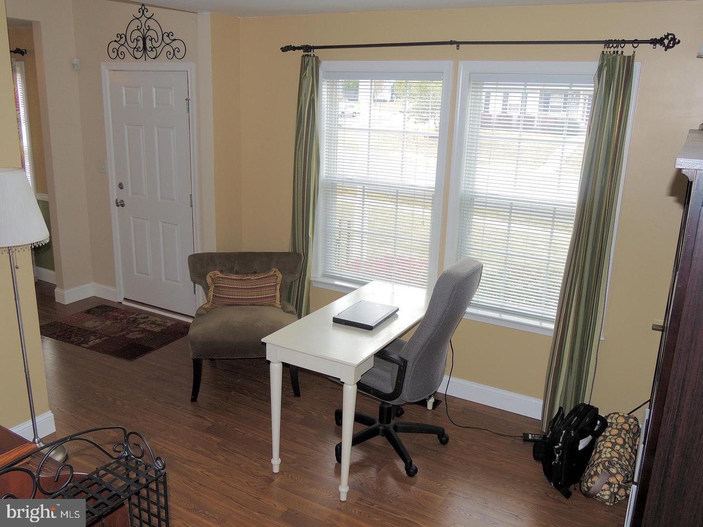 BRIARWOOD ESTATES - Residential Lease