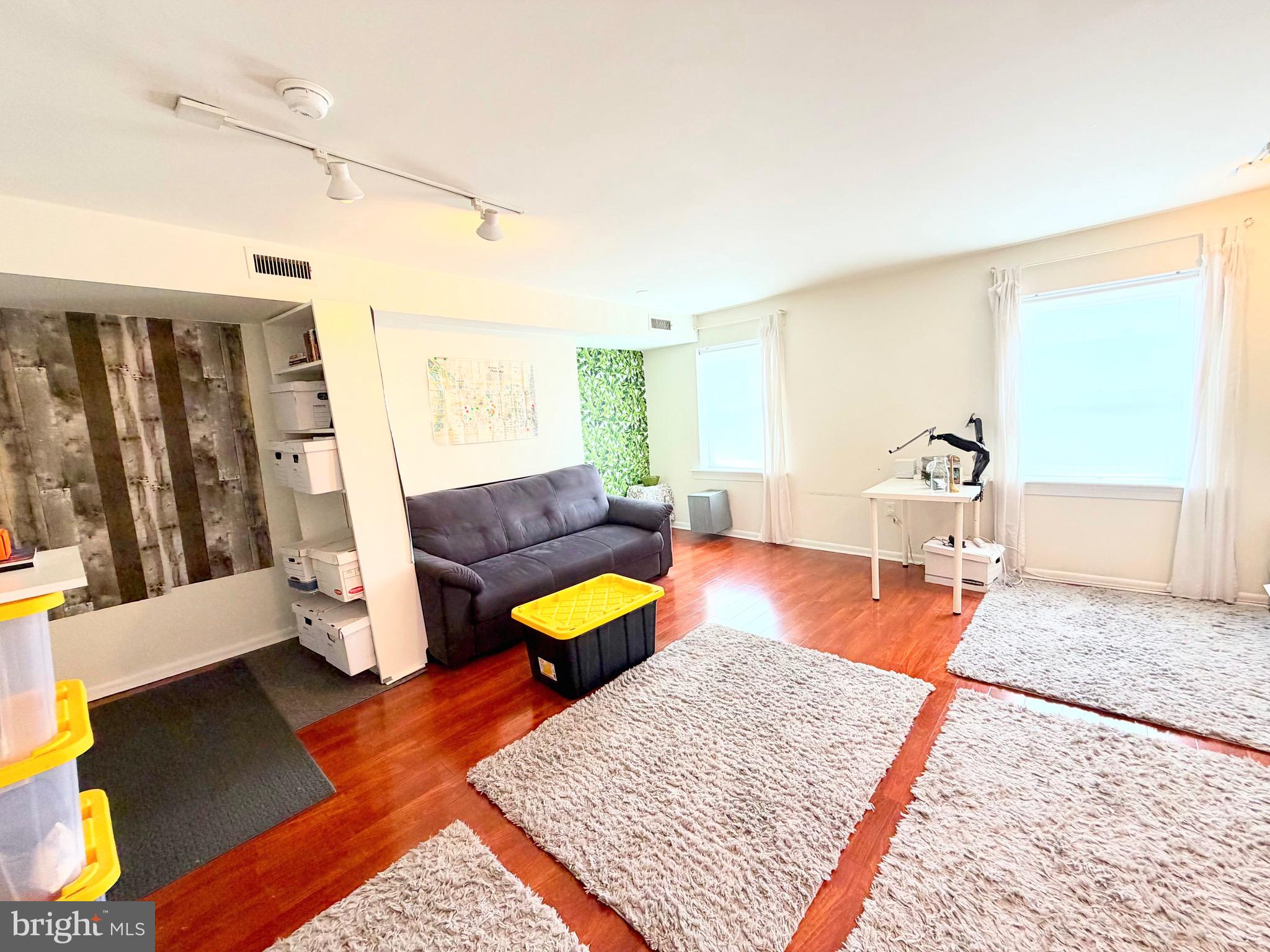 1209 LOCUST STREET 3F