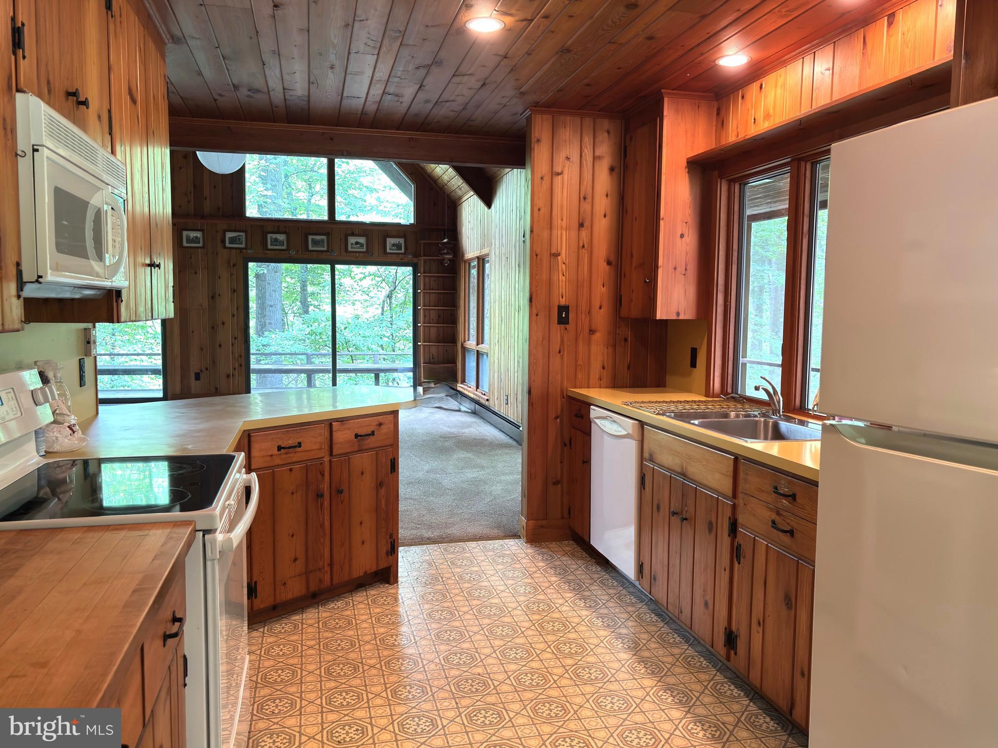 6489 OLD CARVERSVILLE ROAD
