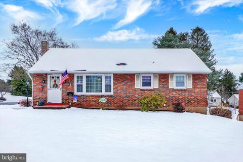 Photo of 539 Highlawn Avenue, Elizabethtown, PA 17022 (MLS # PALA2045486)