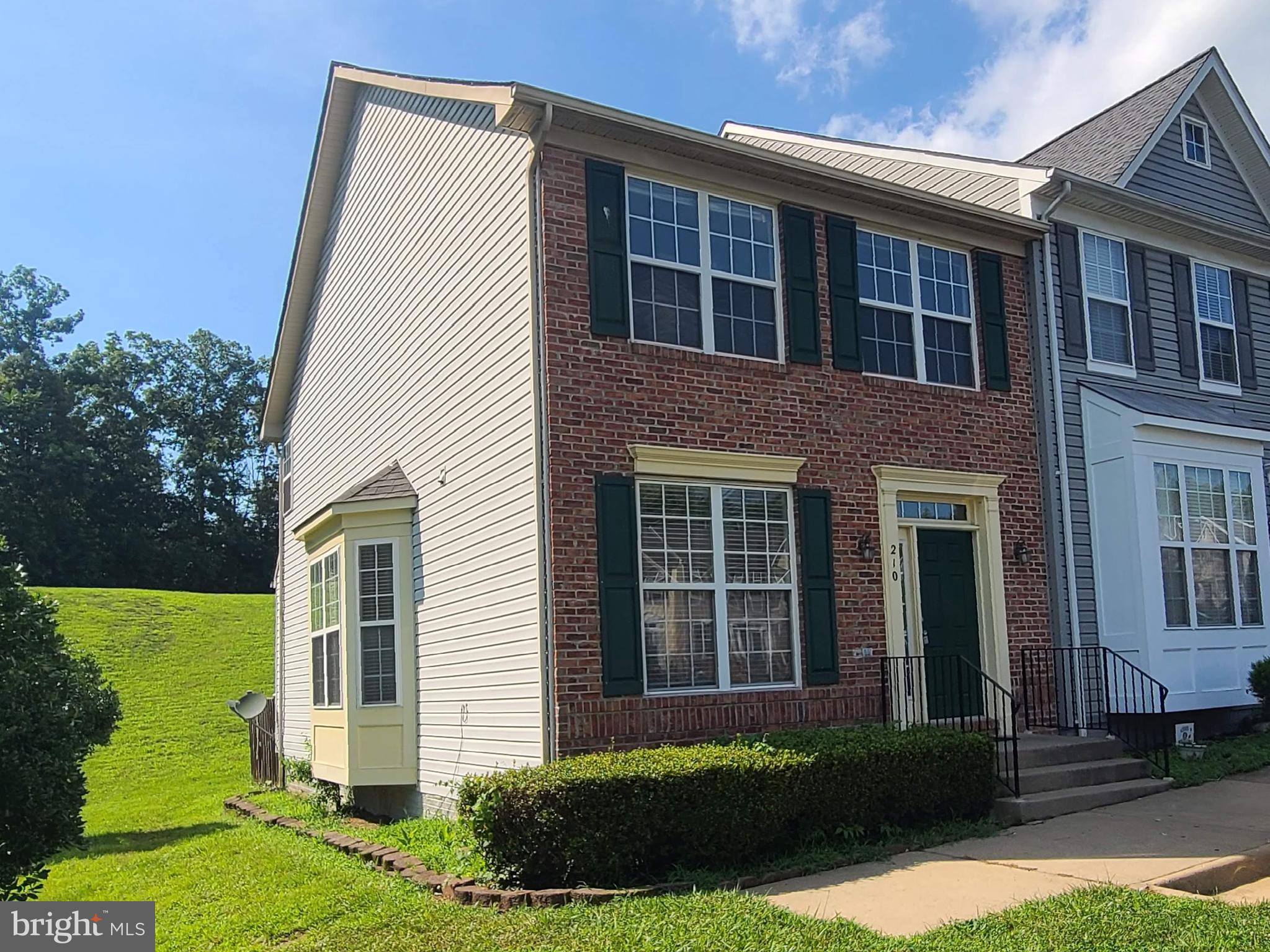 210 HILLSIDE COURT