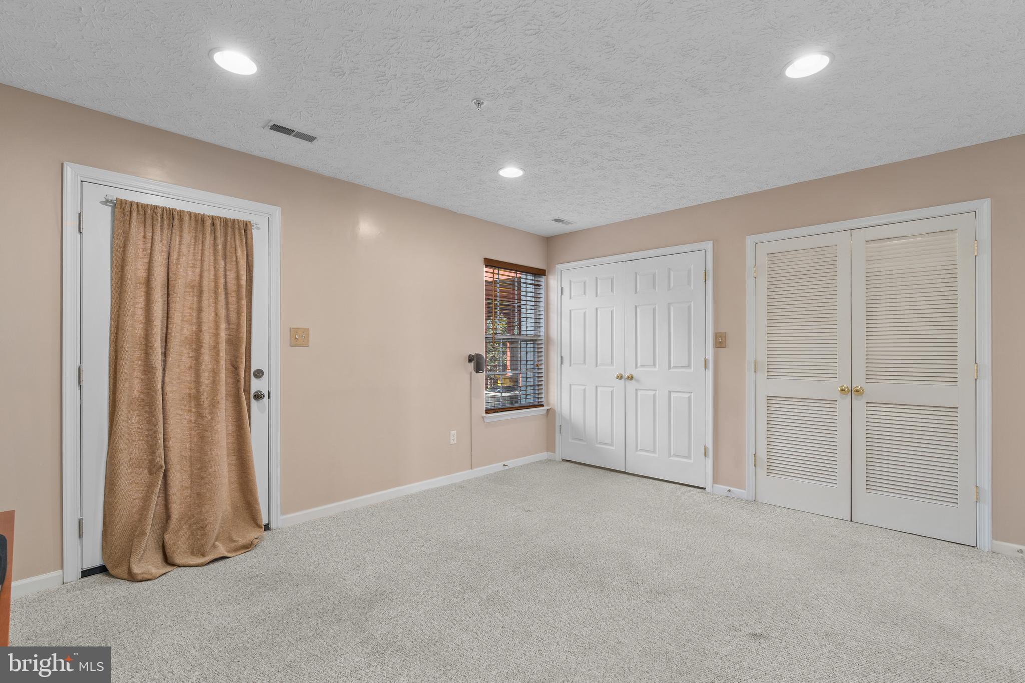 QUAIL RUN SOUTH - Residential