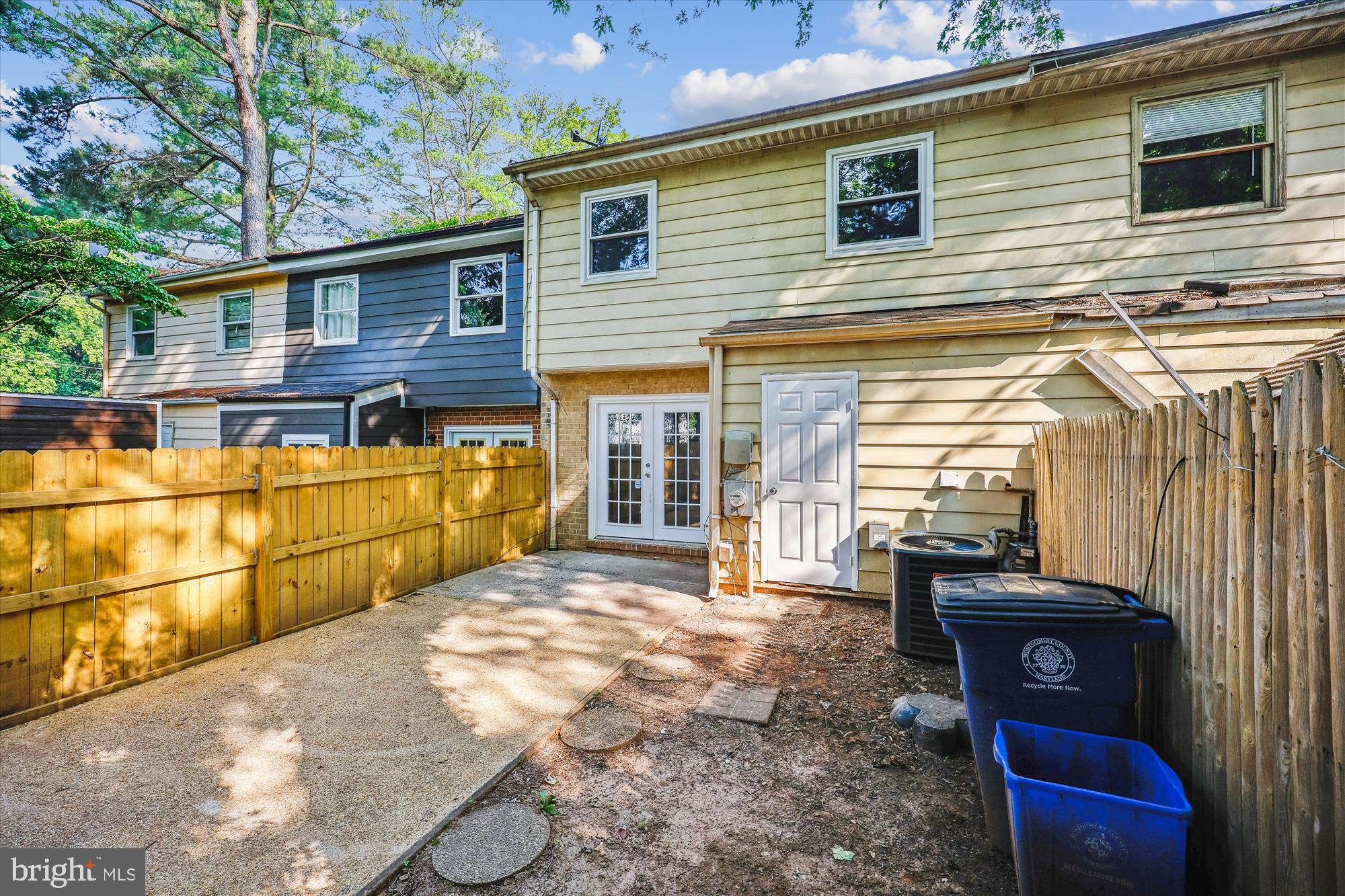 8440 TOWNE CREST COURT