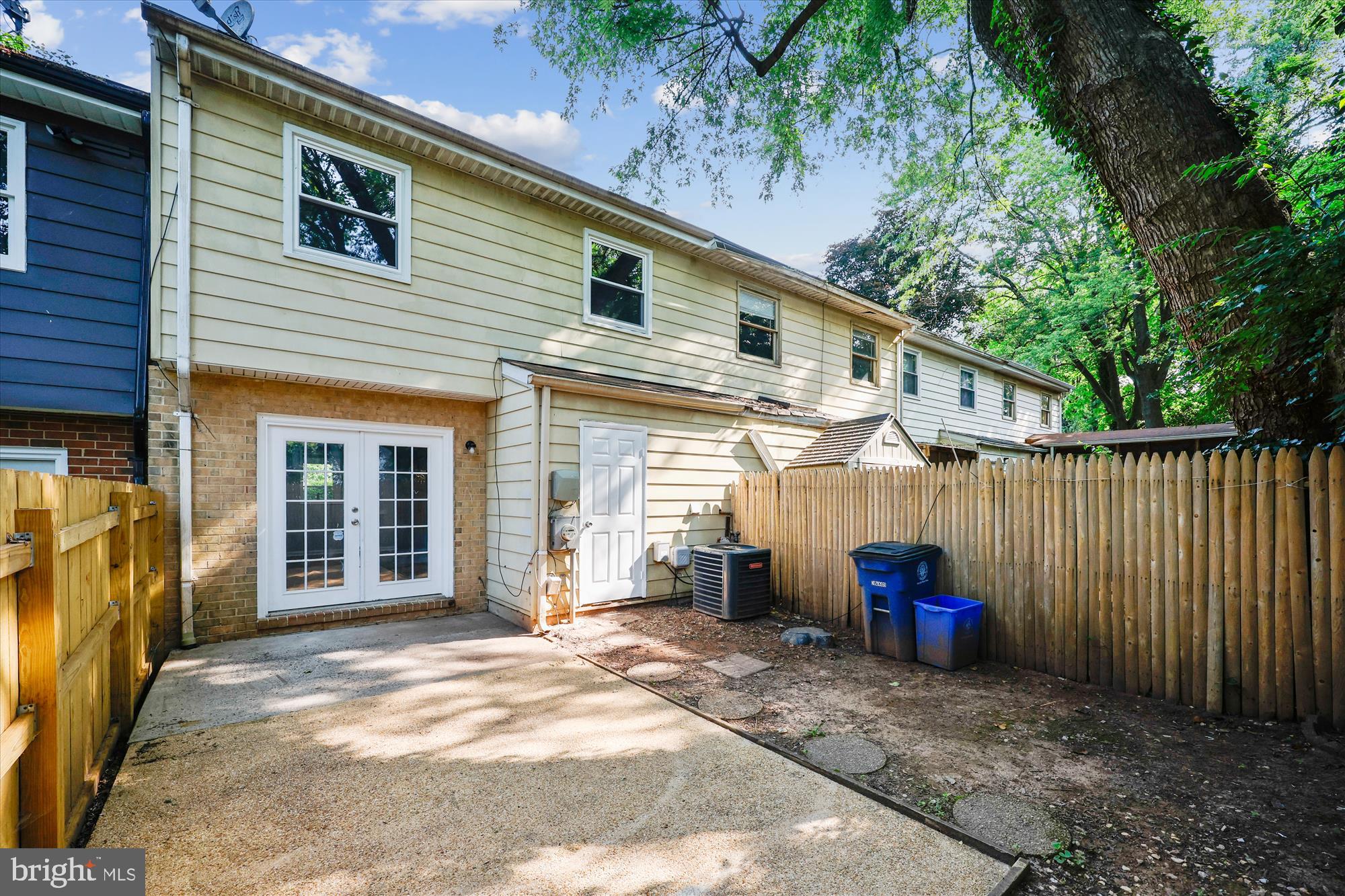 8440 TOWNE CREST COURT