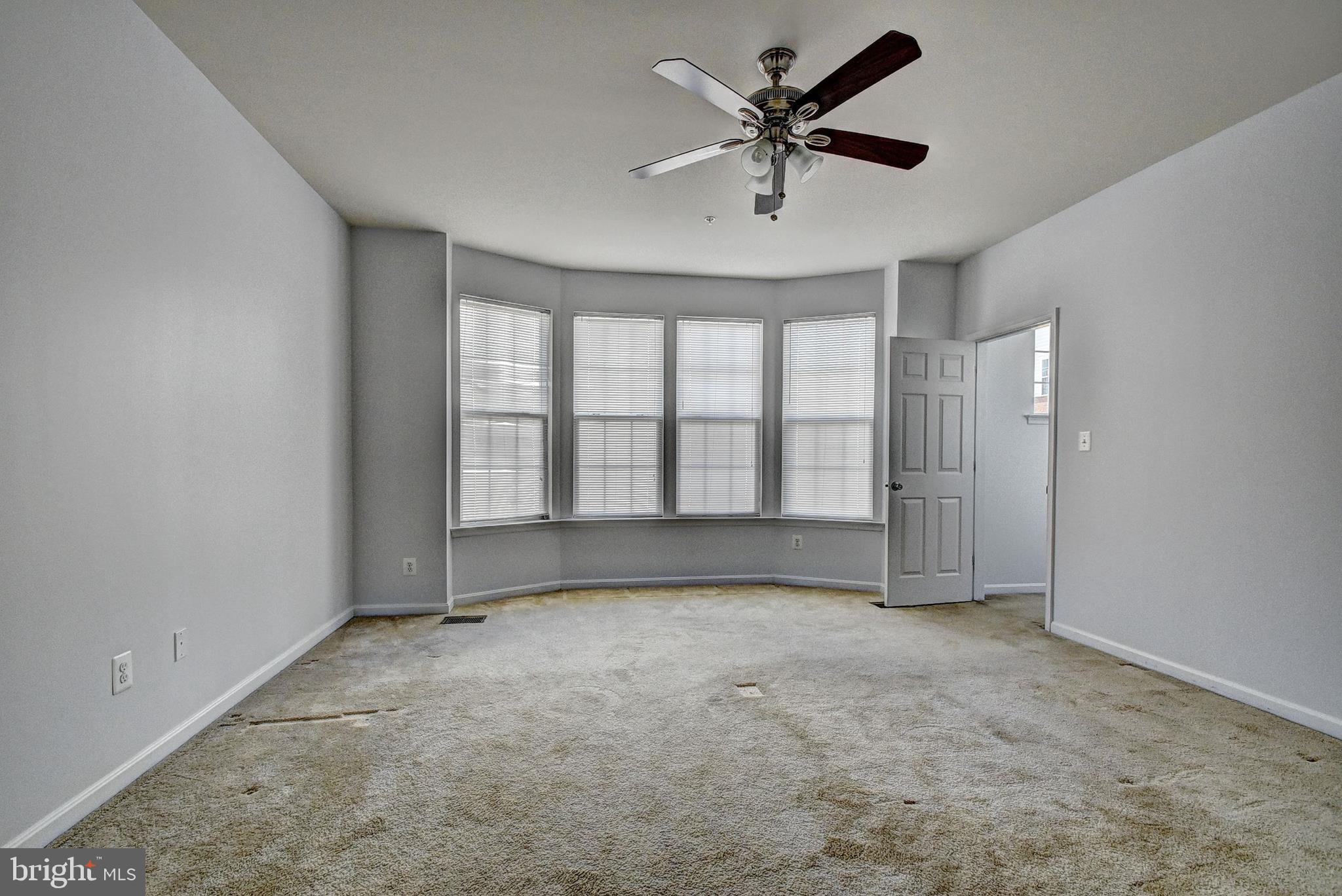 RESIDENCES AT DULLES PRK - Residential Lease