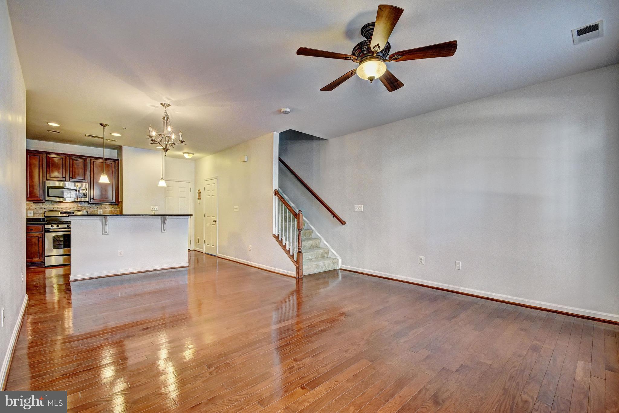 RESIDENCES AT DULLES PRK - Residential Lease