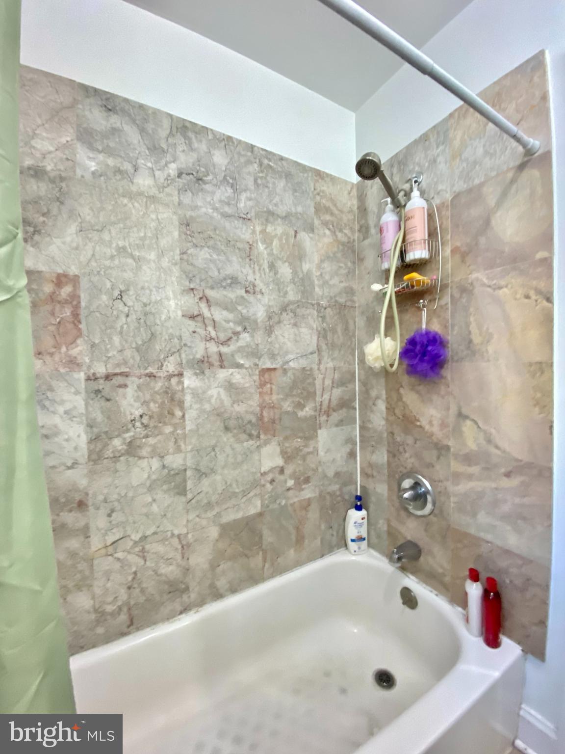 TEMPLE UNIVERSITY - Residential Lease