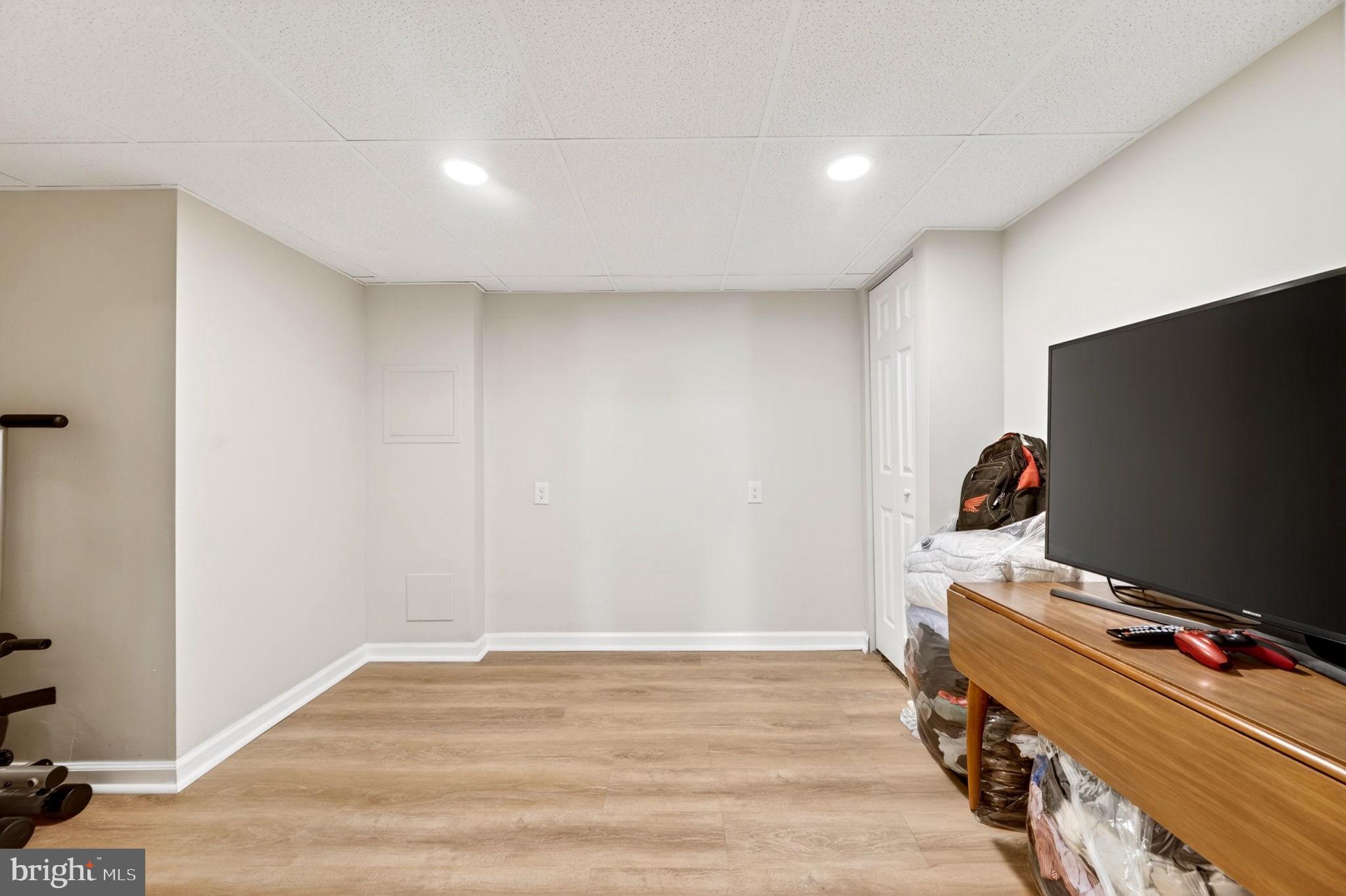 ROYAL HEIGHTS - Residential