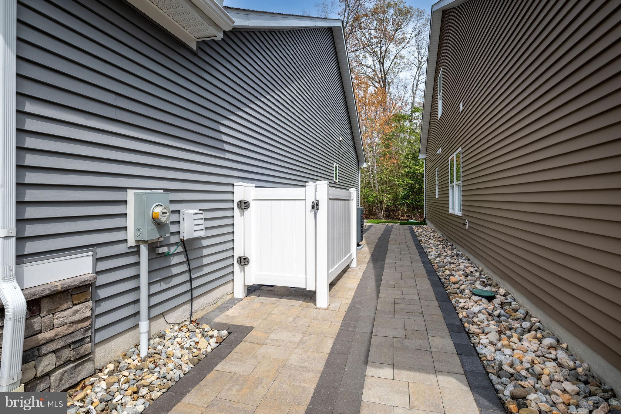 WINDMILL WOODS - Residential