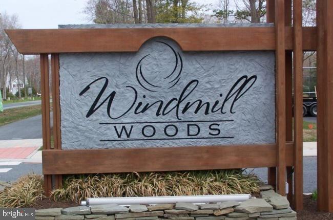 WINDMILL WOODS - Residential