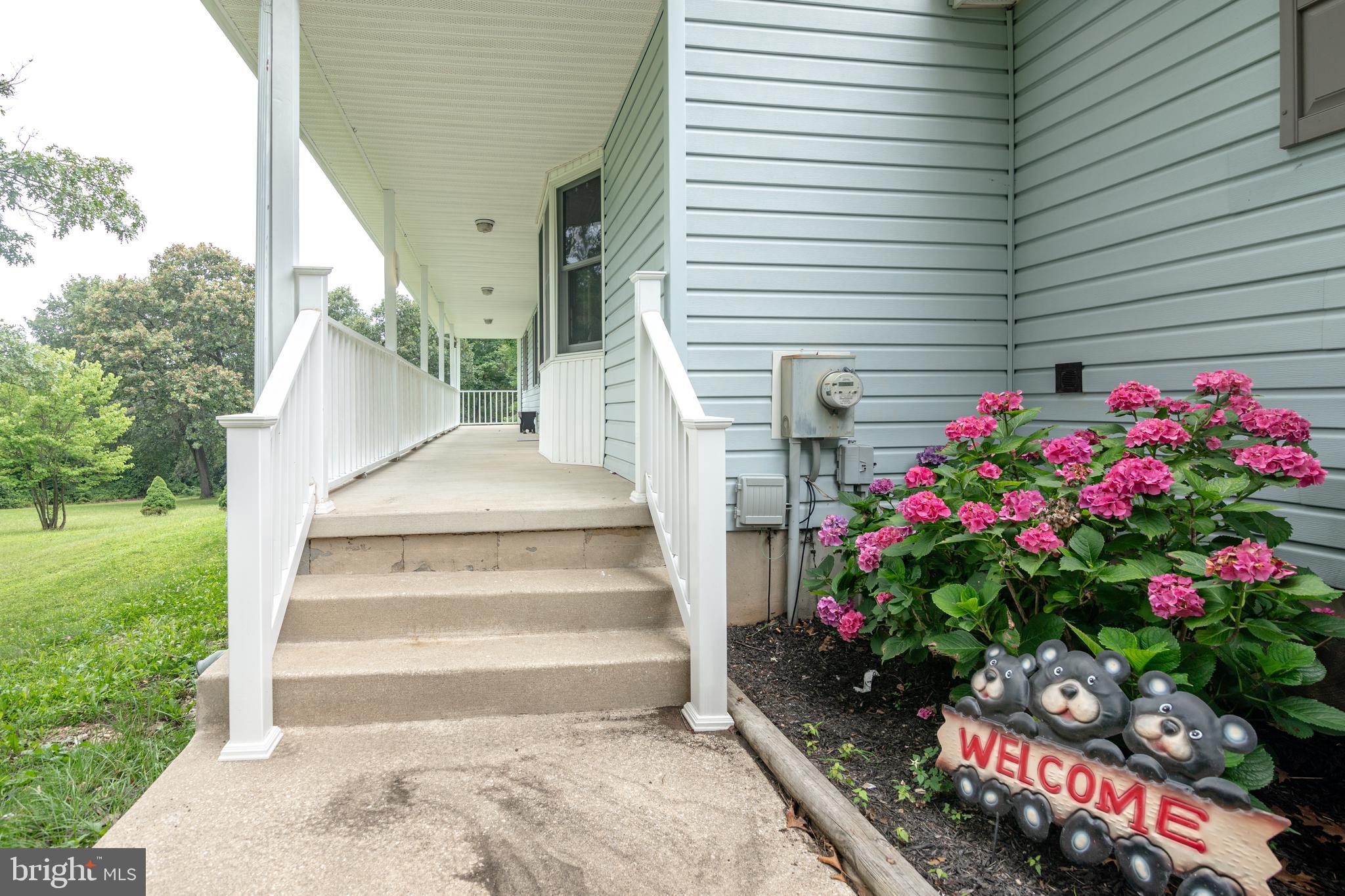 306 E RED HILL ROAD