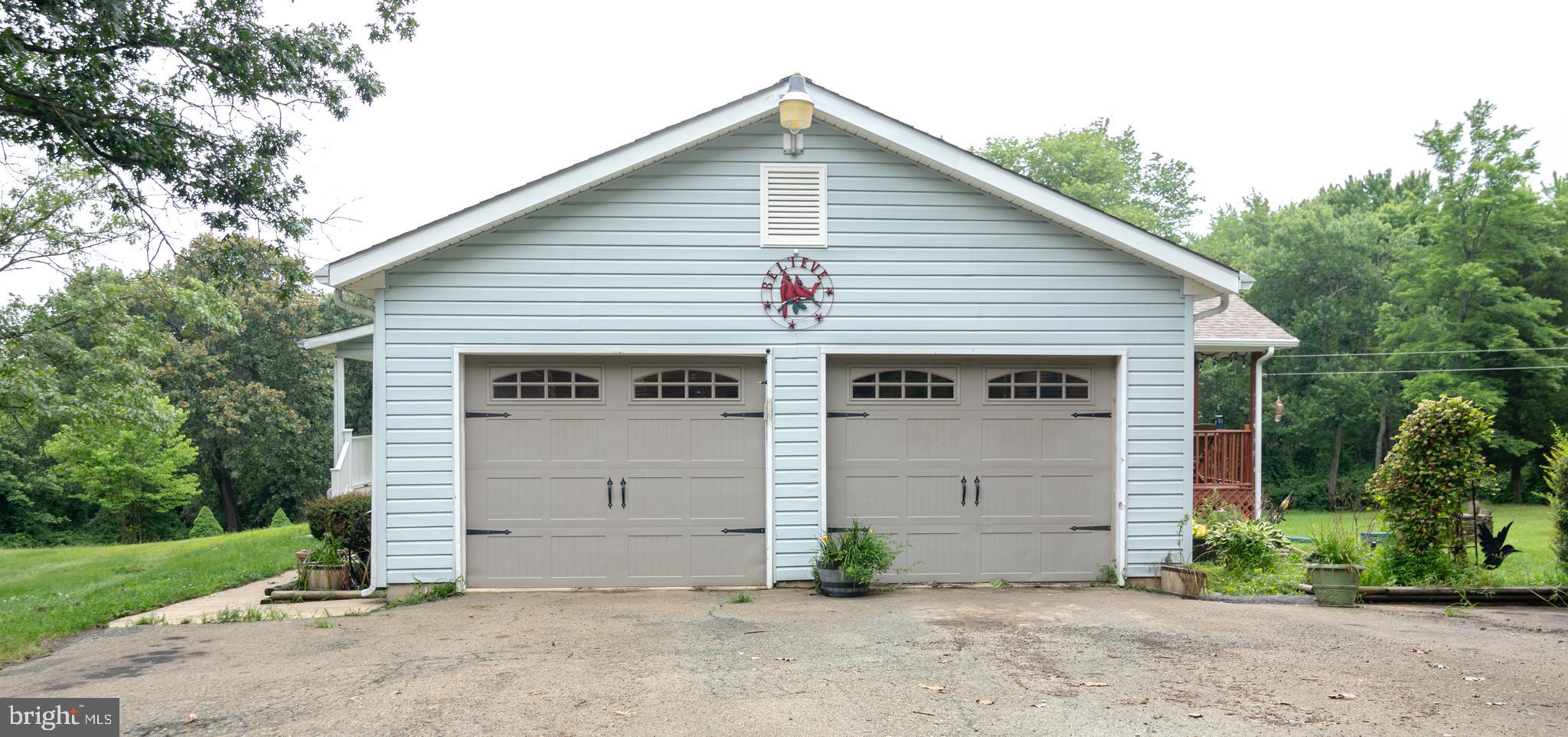 306 E RED HILL ROAD