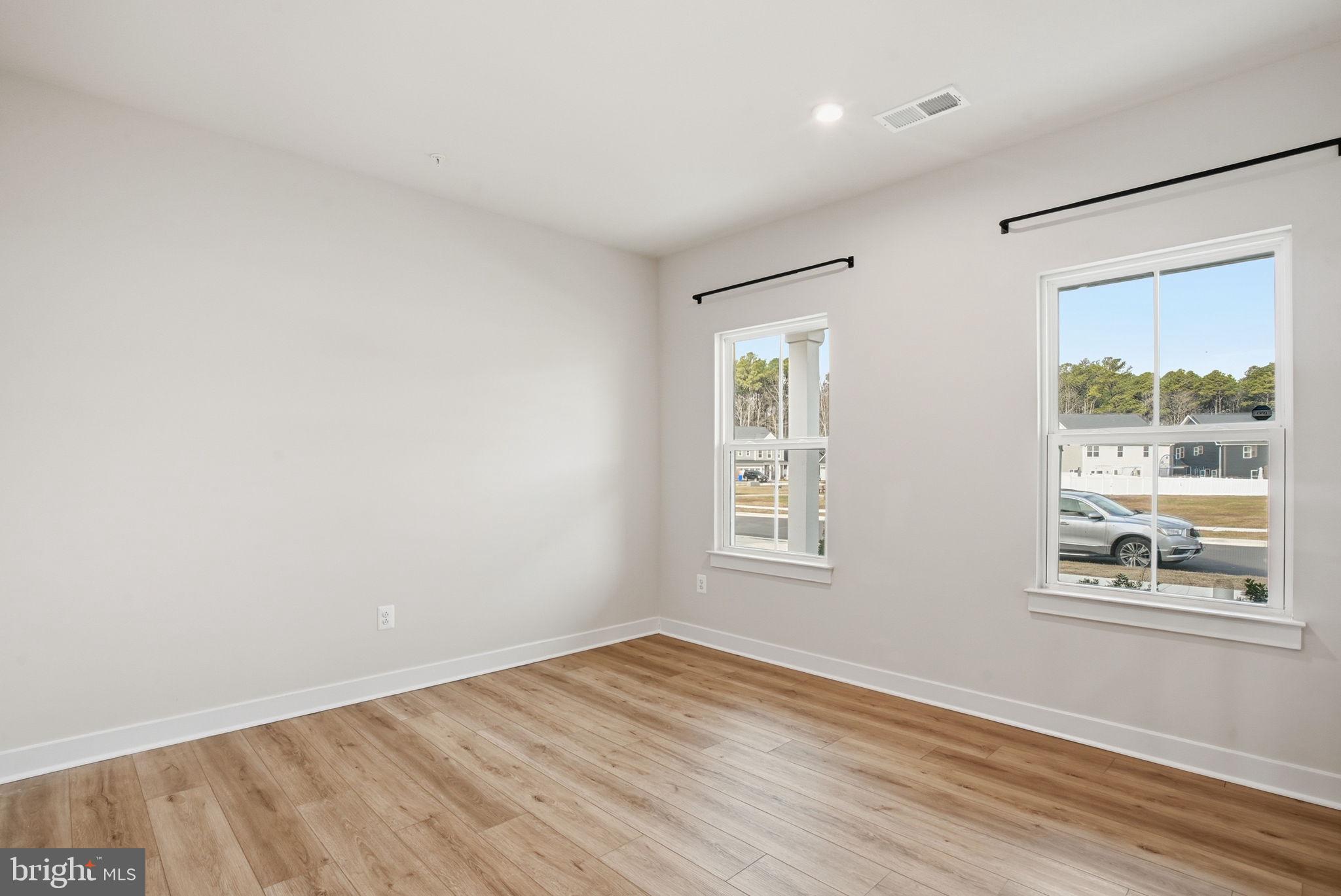 PERRY'S RETREAT - Residential Lease