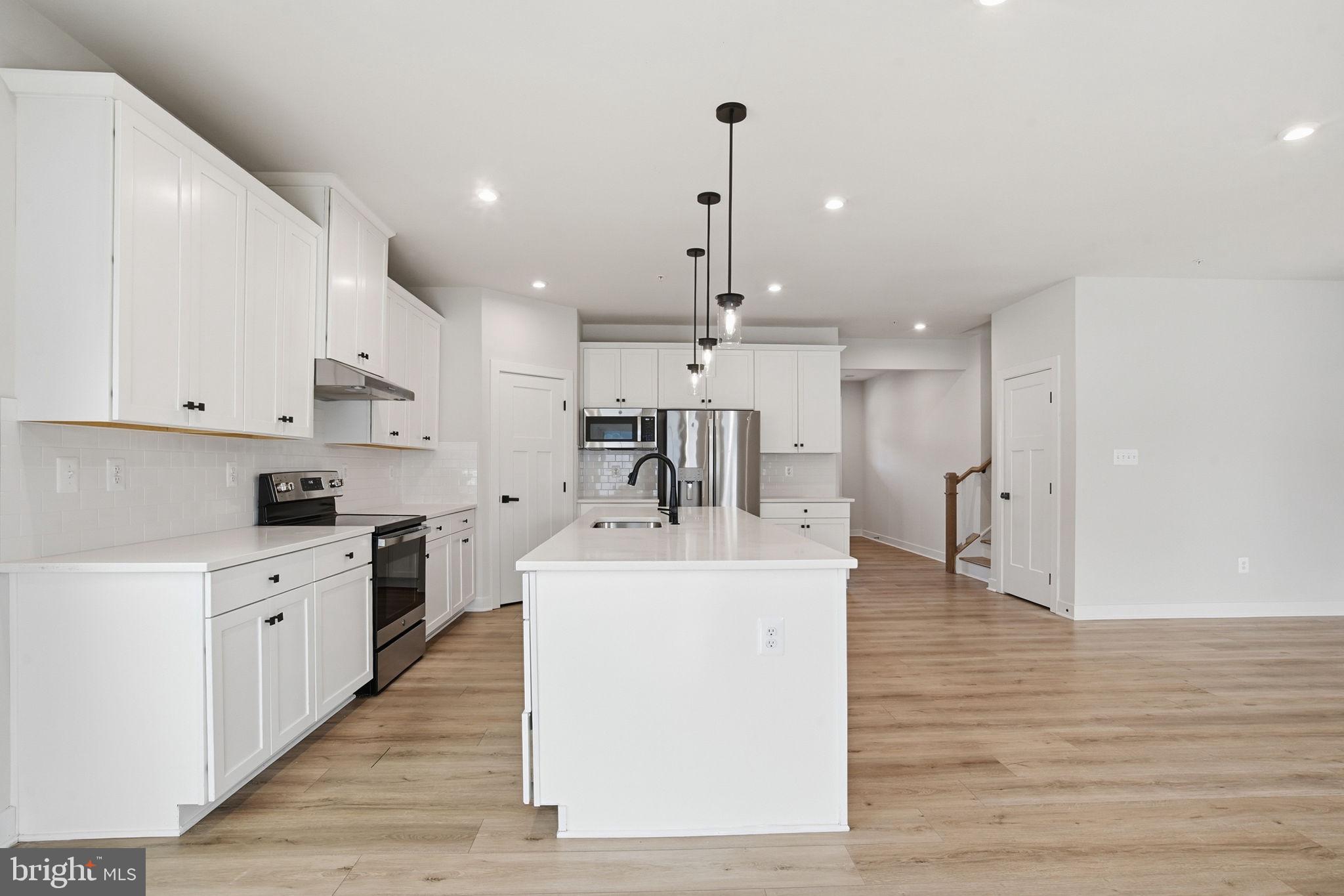 PERRY'S RETREAT - Residential Lease