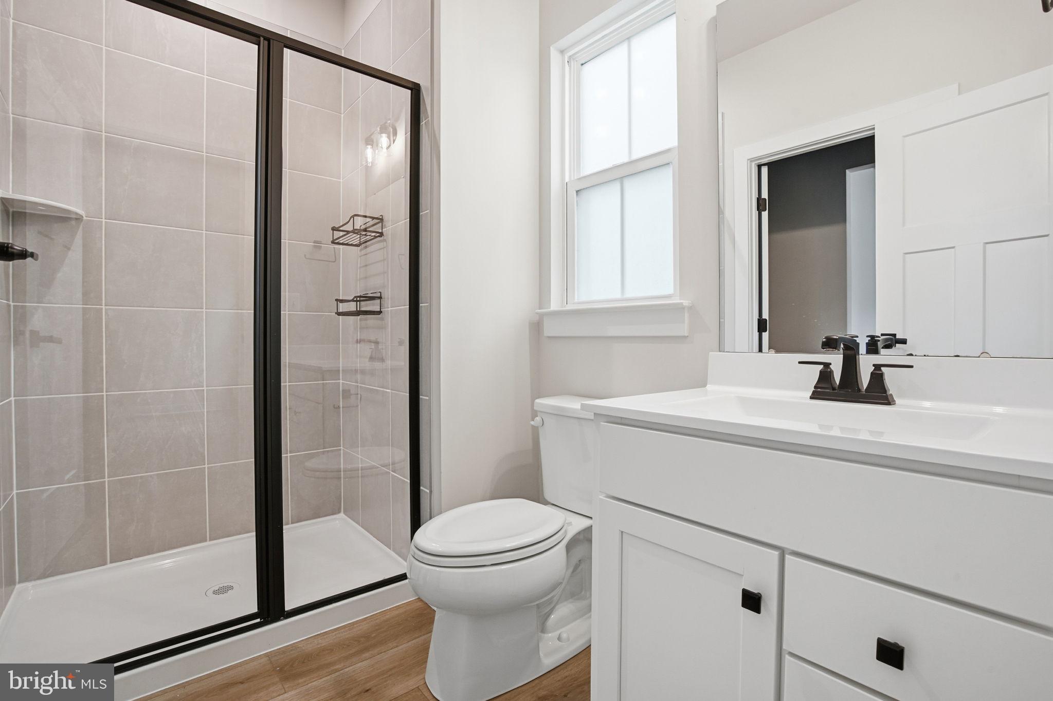 PERRY'S RETREAT - Residential Lease