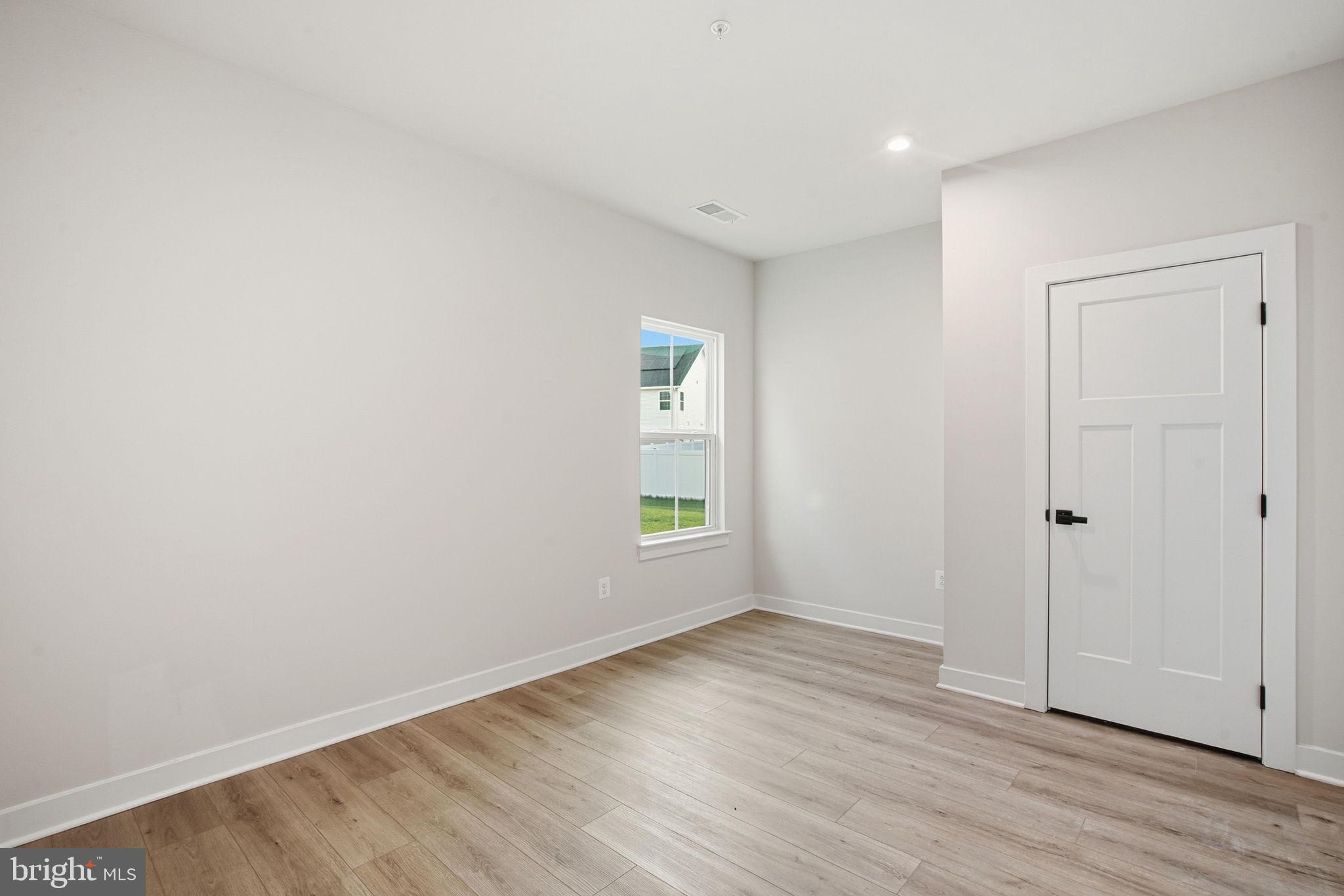 PERRY'S RETREAT - Residential Lease