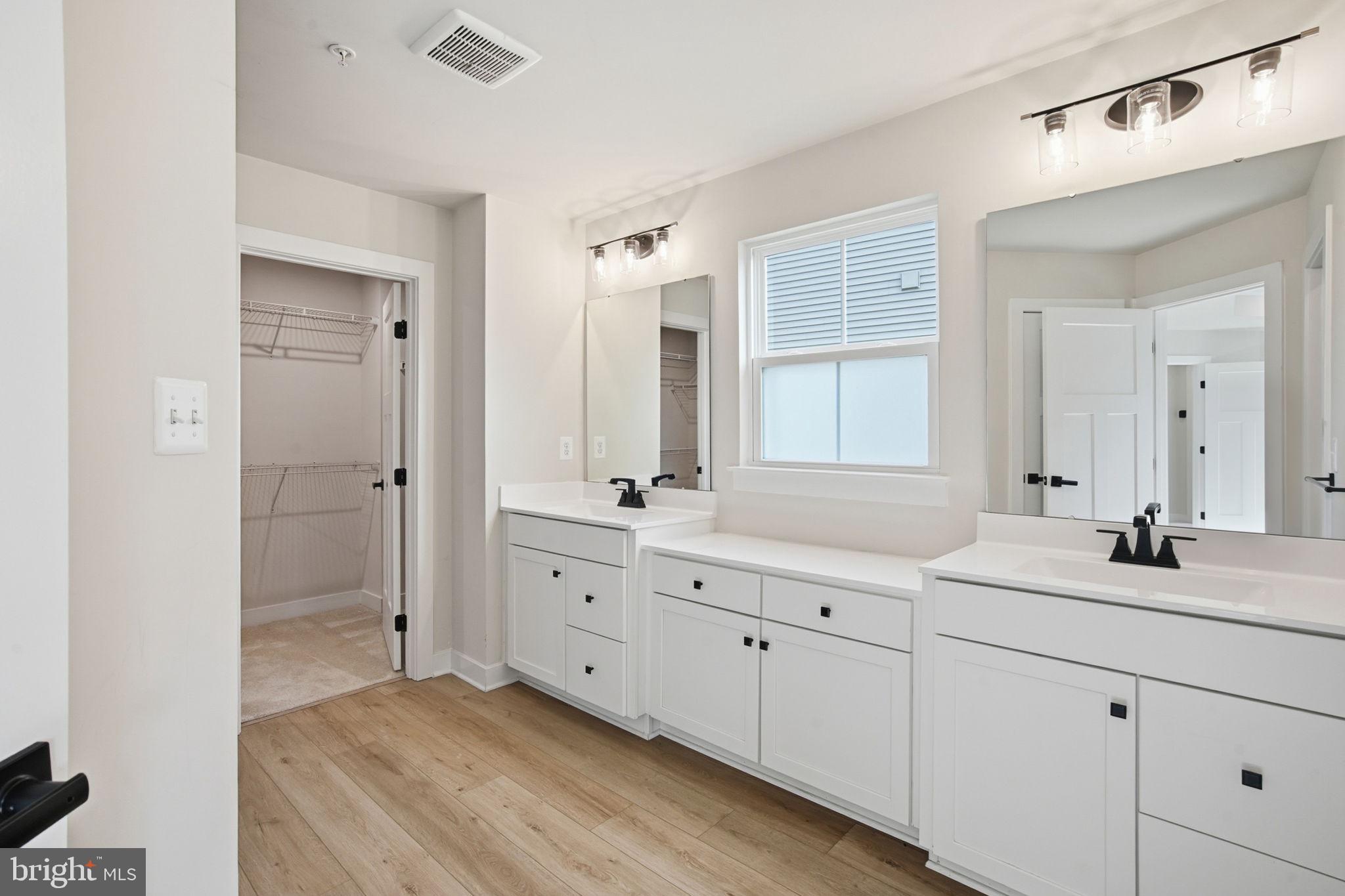 PERRY'S RETREAT - Residential Lease