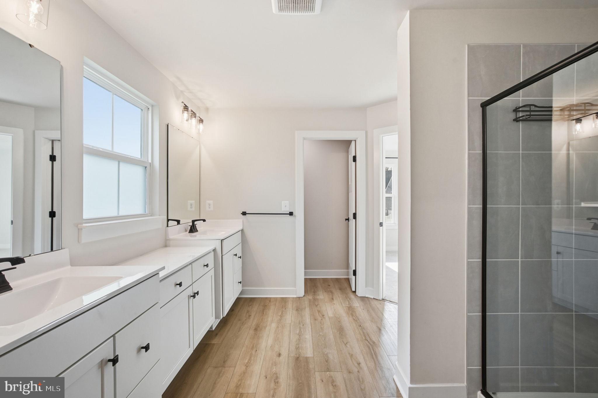 PERRY'S RETREAT - Residential Lease