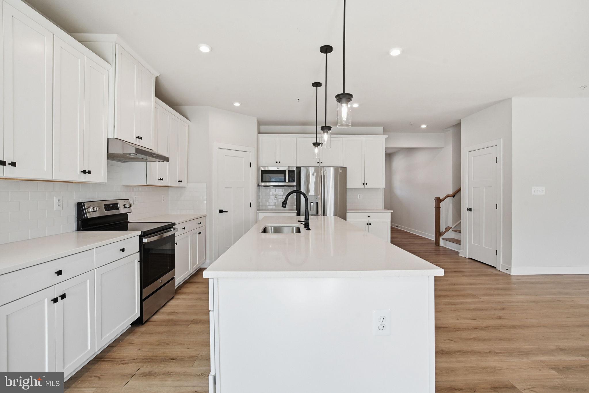 PERRY'S RETREAT - Residential Lease