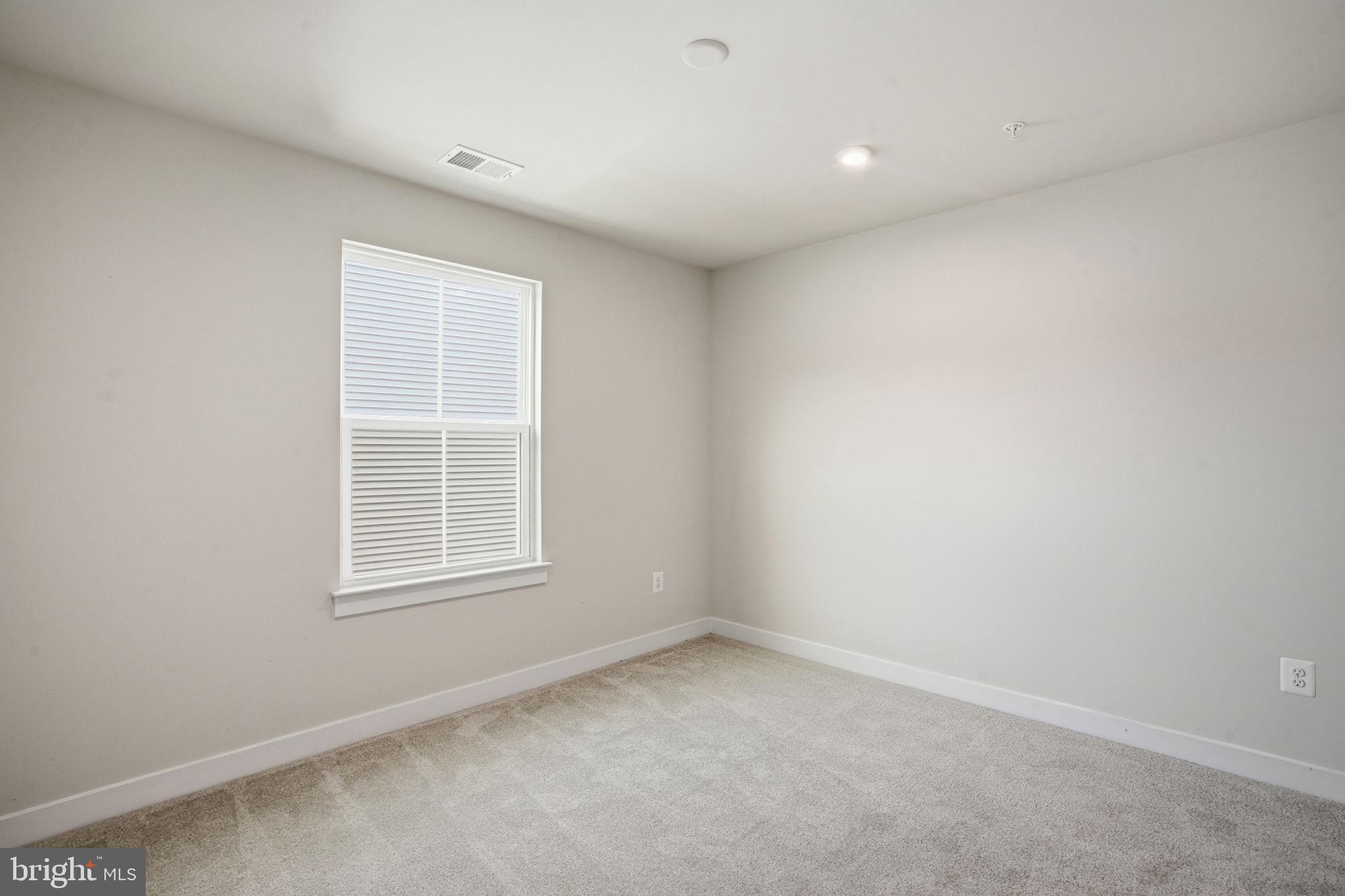 PERRY'S RETREAT - Residential Lease