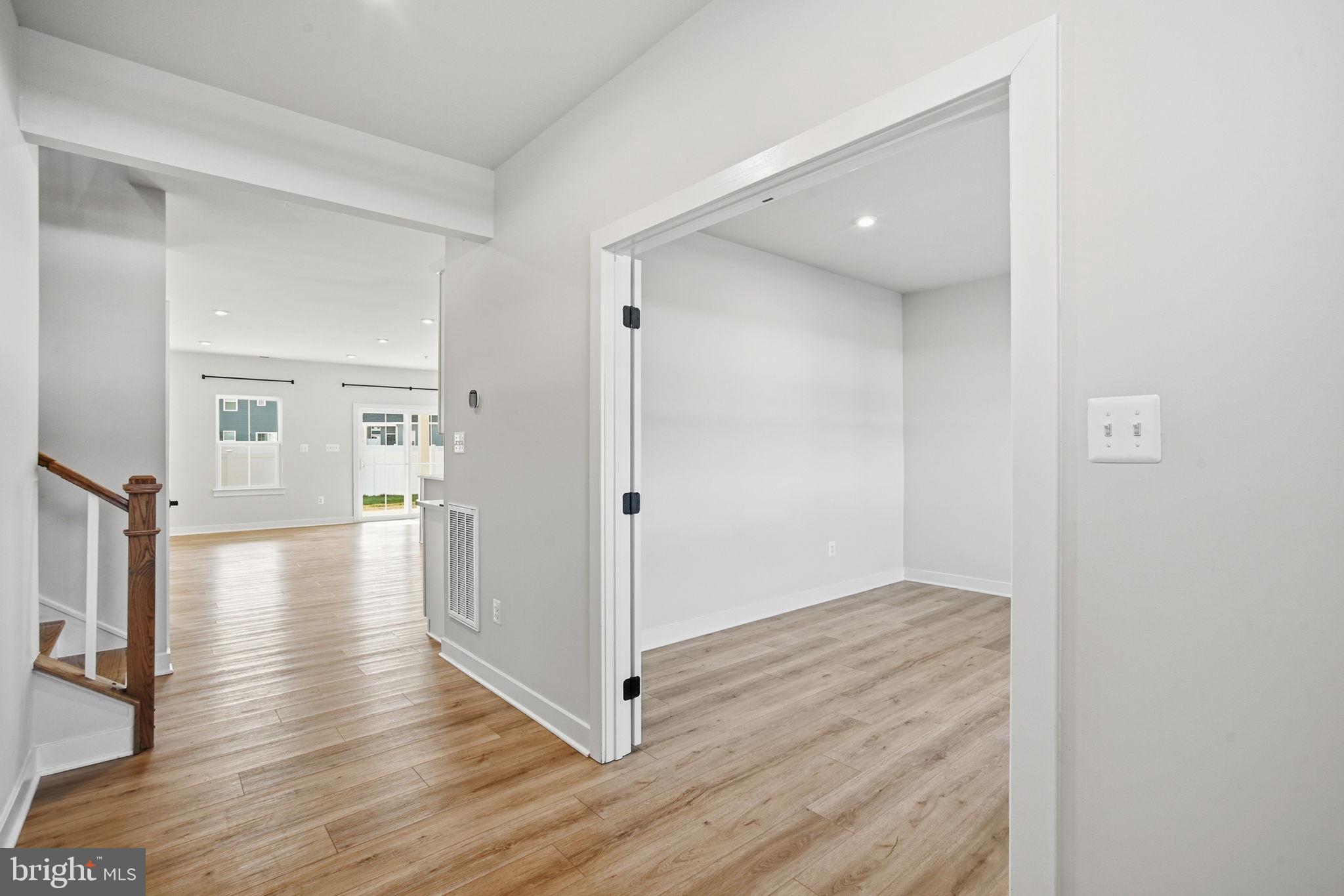 PERRY'S RETREAT - Residential Lease