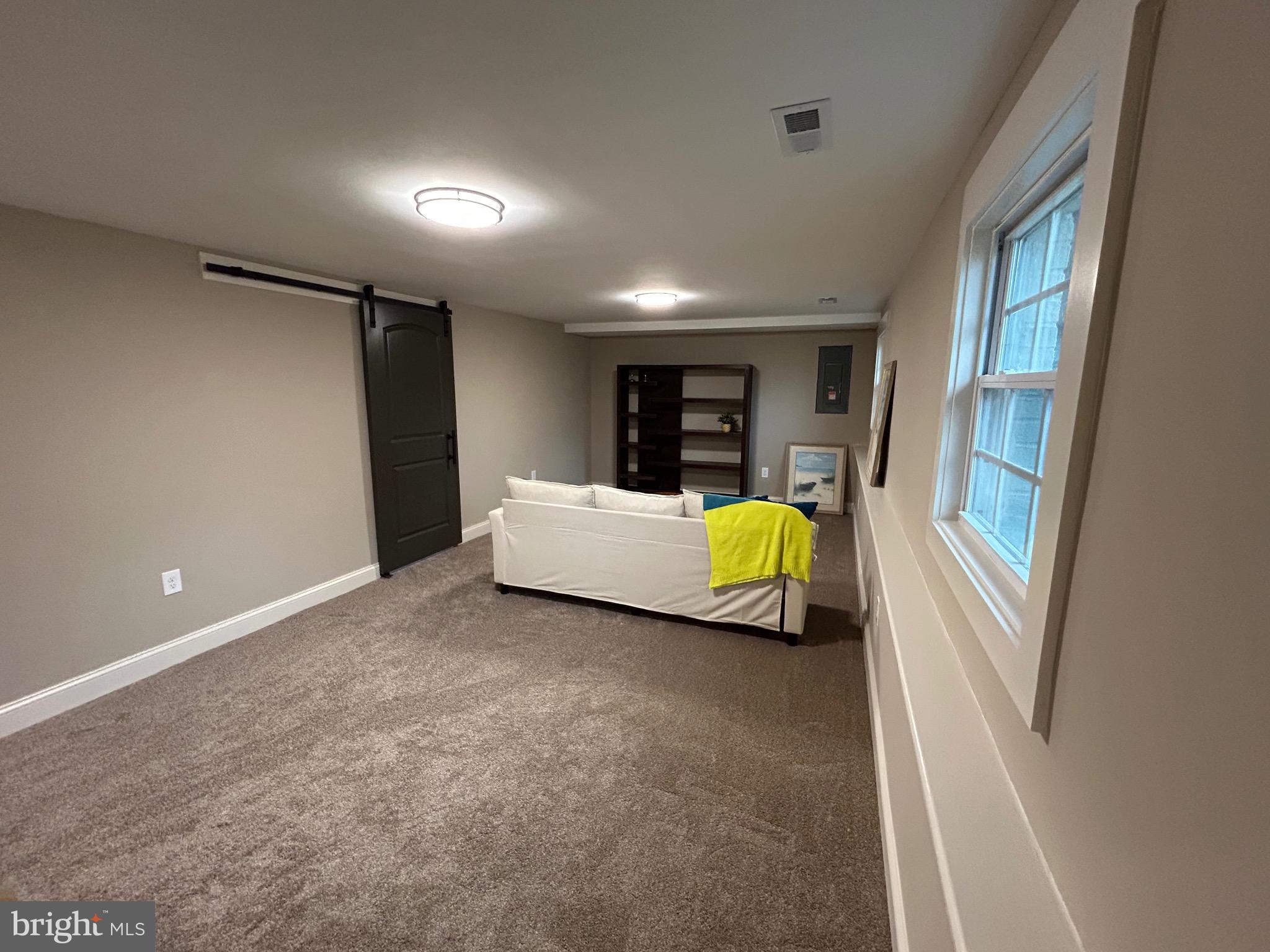 HILLSMERE SHORES - Residential