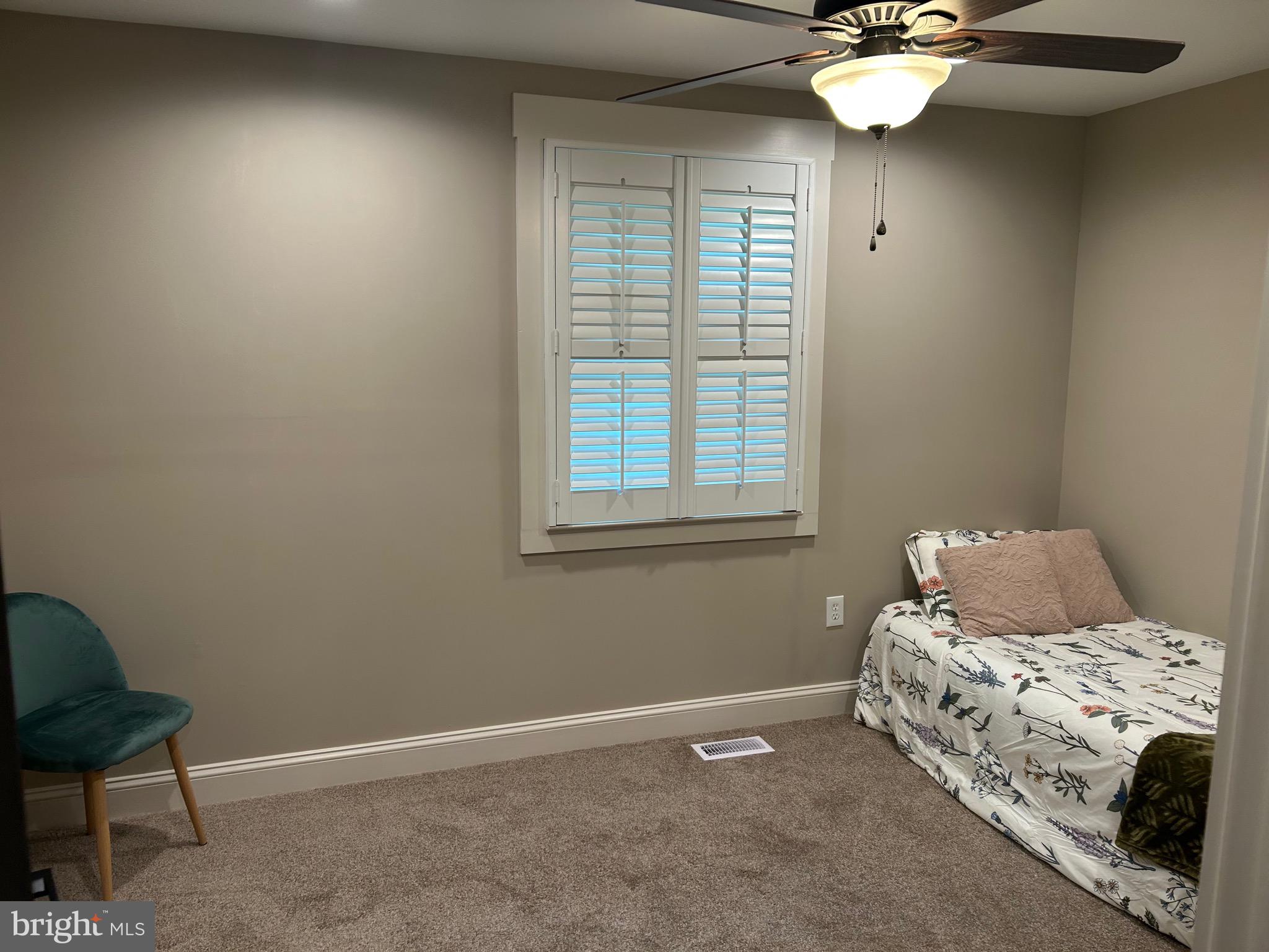 HILLSMERE SHORES - Residential
