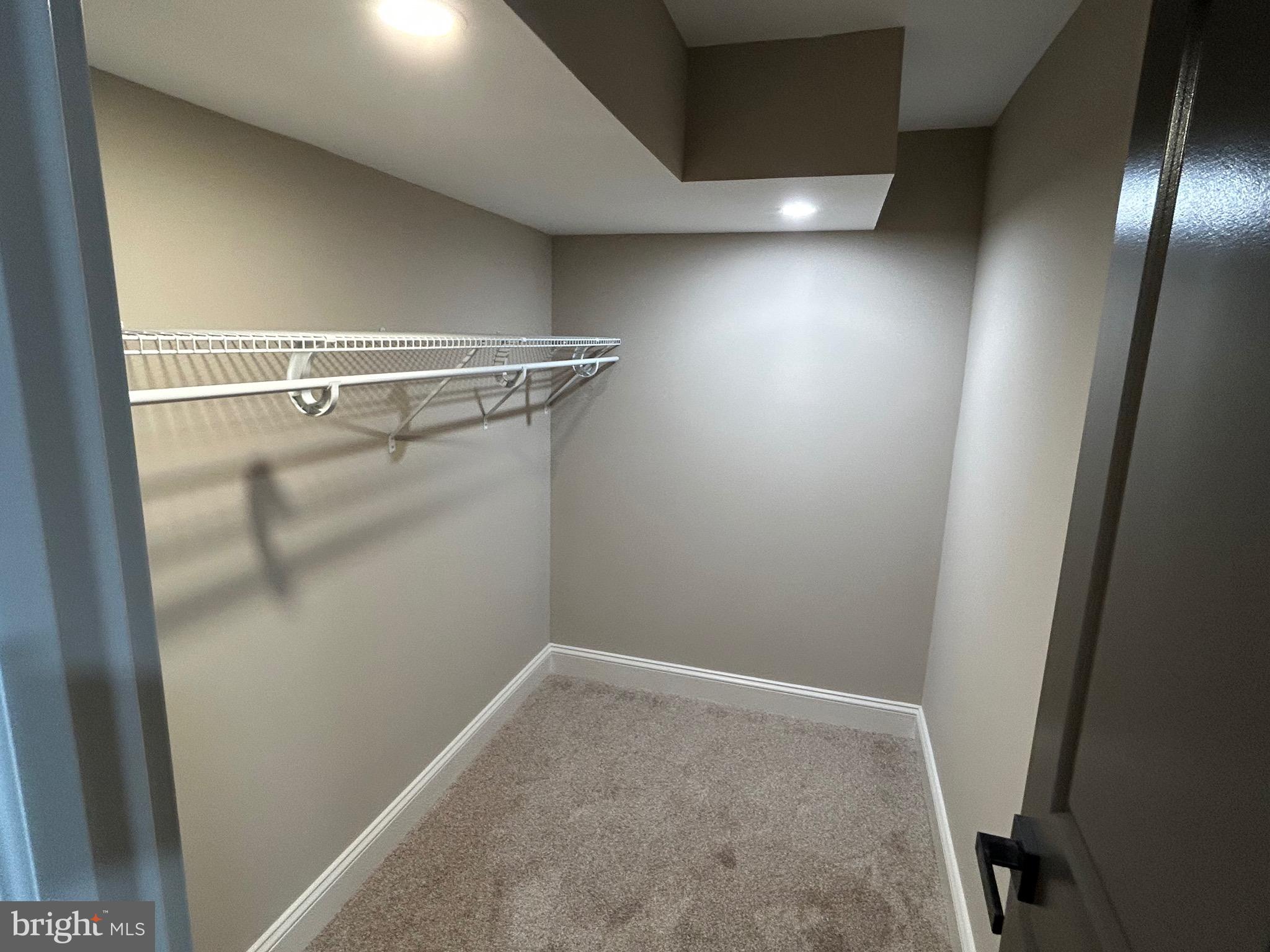 HILLSMERE SHORES - Residential