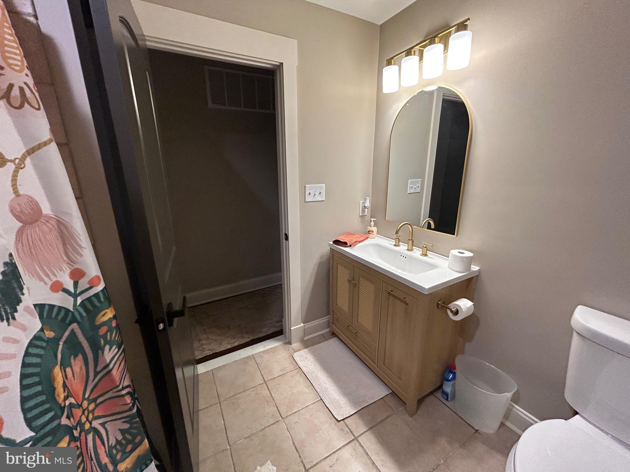 HILLSMERE SHORES - Residential