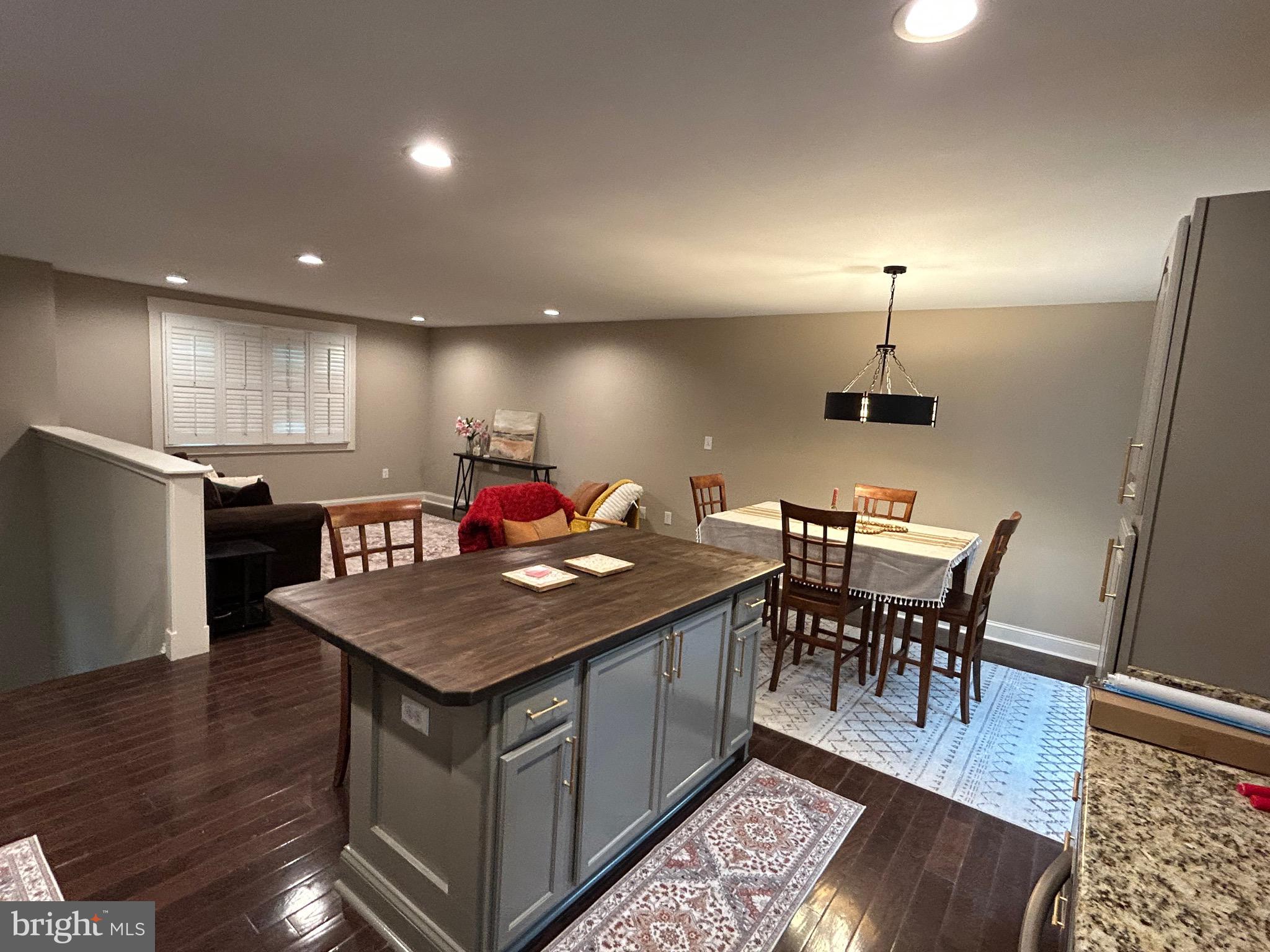 HILLSMERE SHORES - Residential