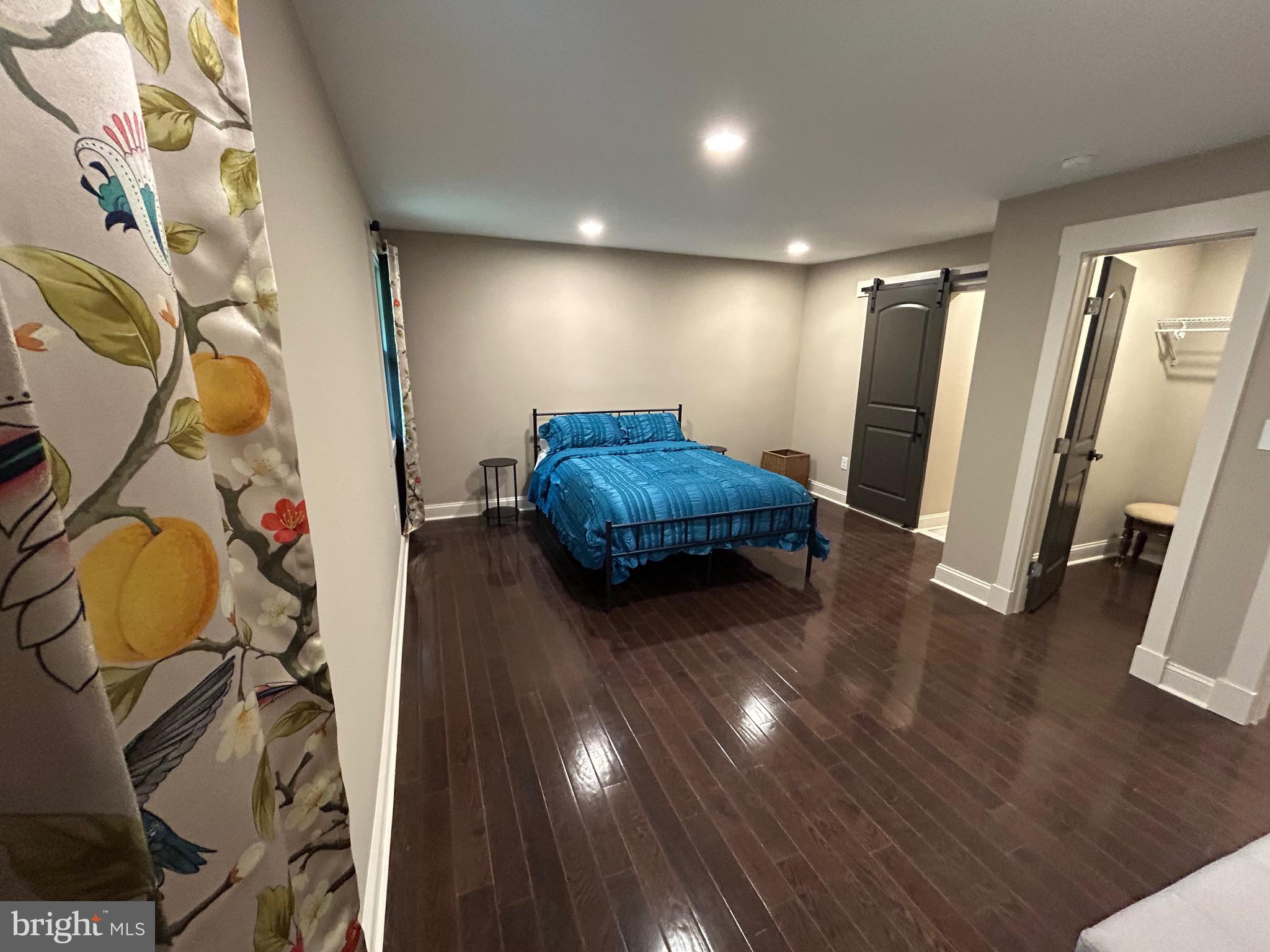 HILLSMERE SHORES - Residential
