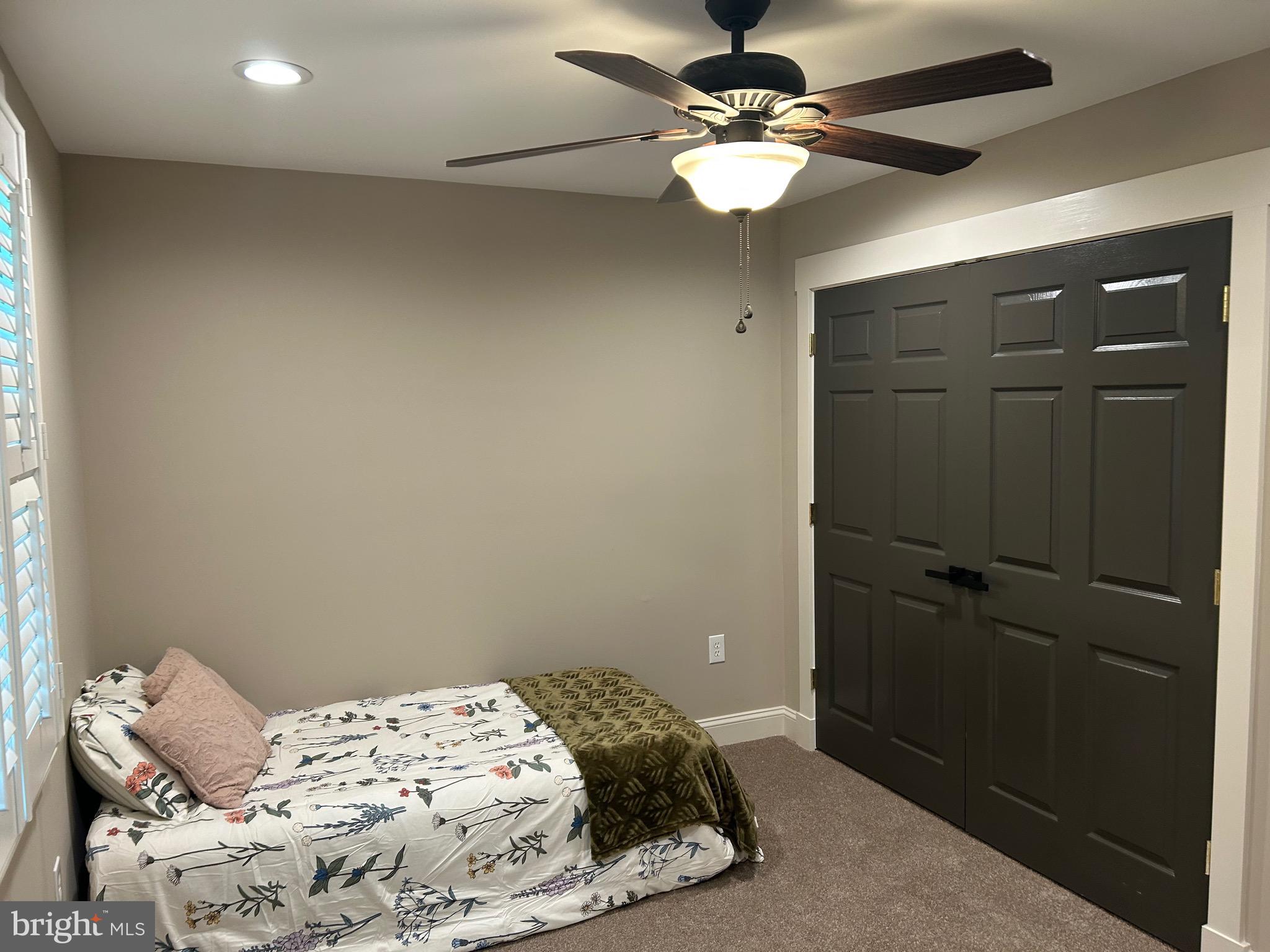 HILLSMERE SHORES - Residential