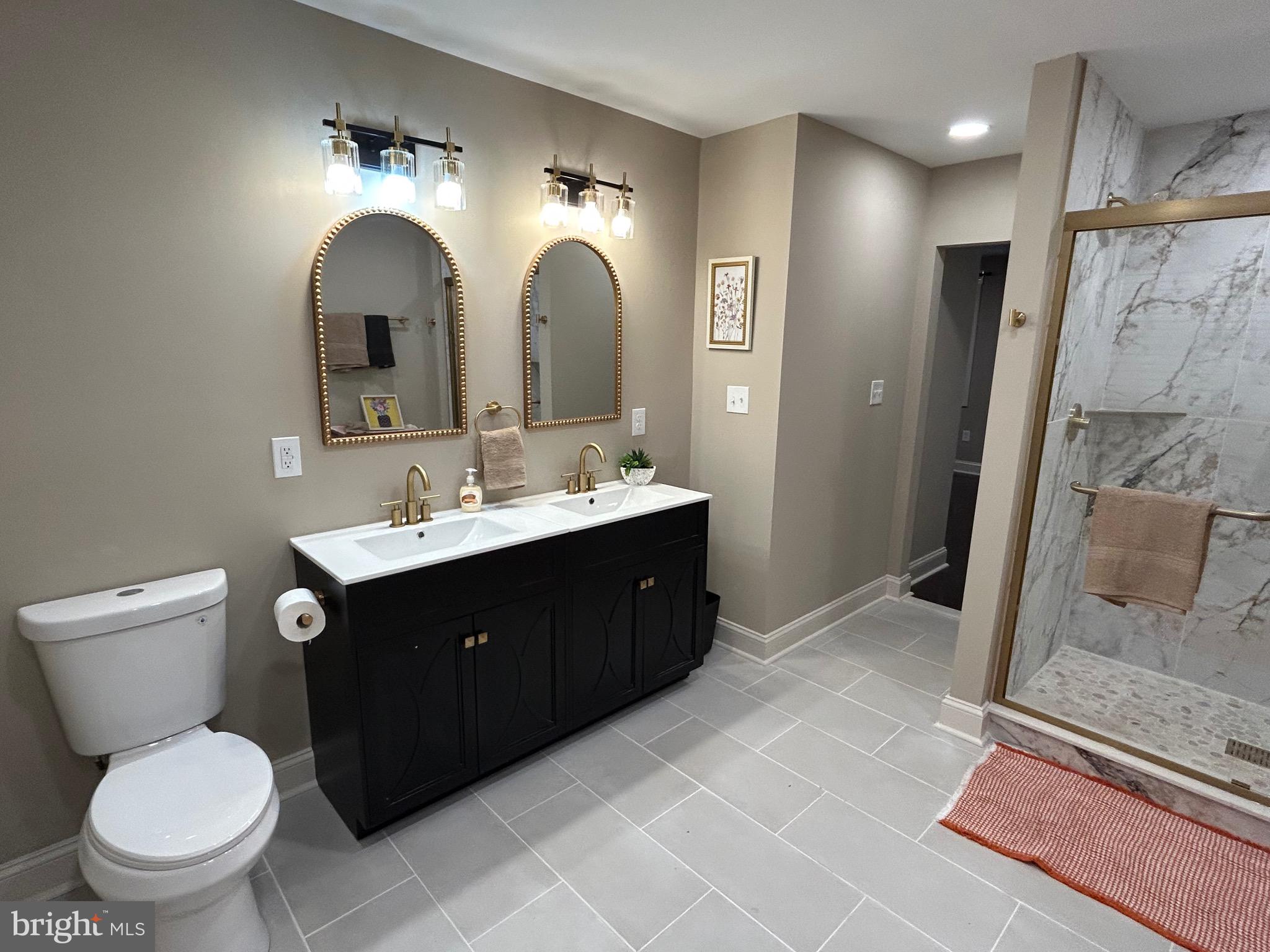 HILLSMERE SHORES - Residential