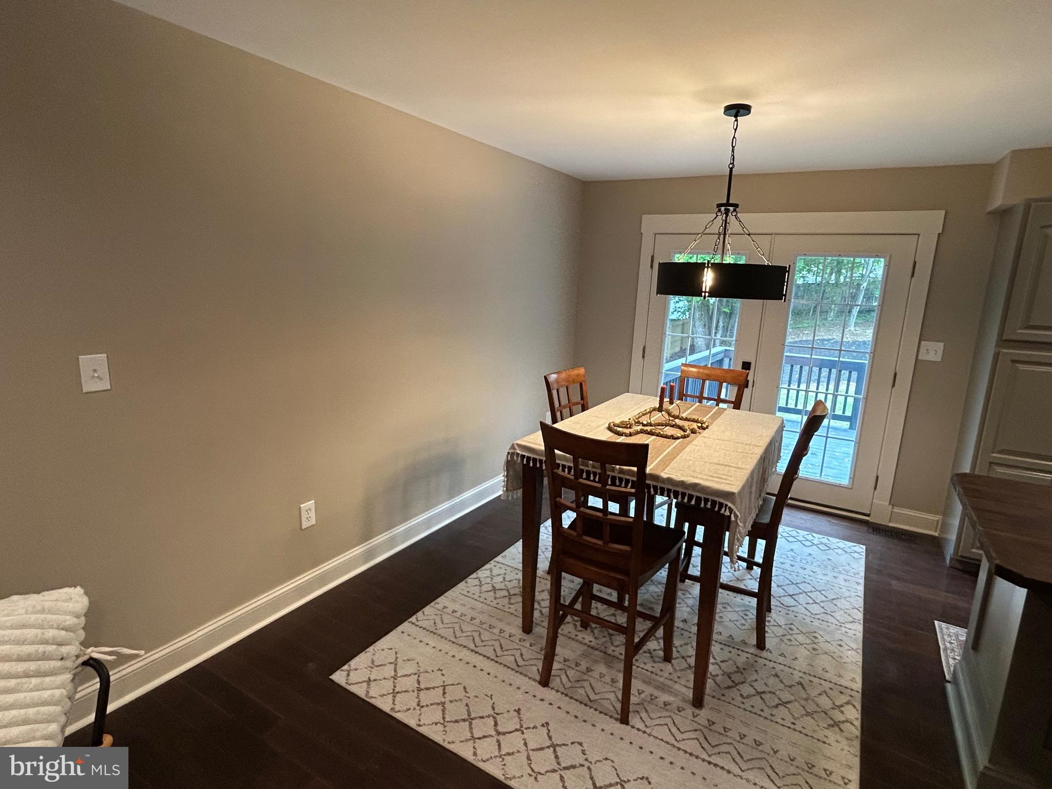 HILLSMERE SHORES - Residential