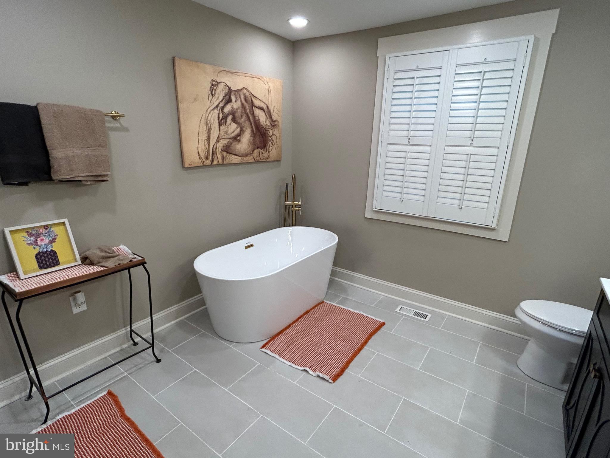 HILLSMERE SHORES - Residential