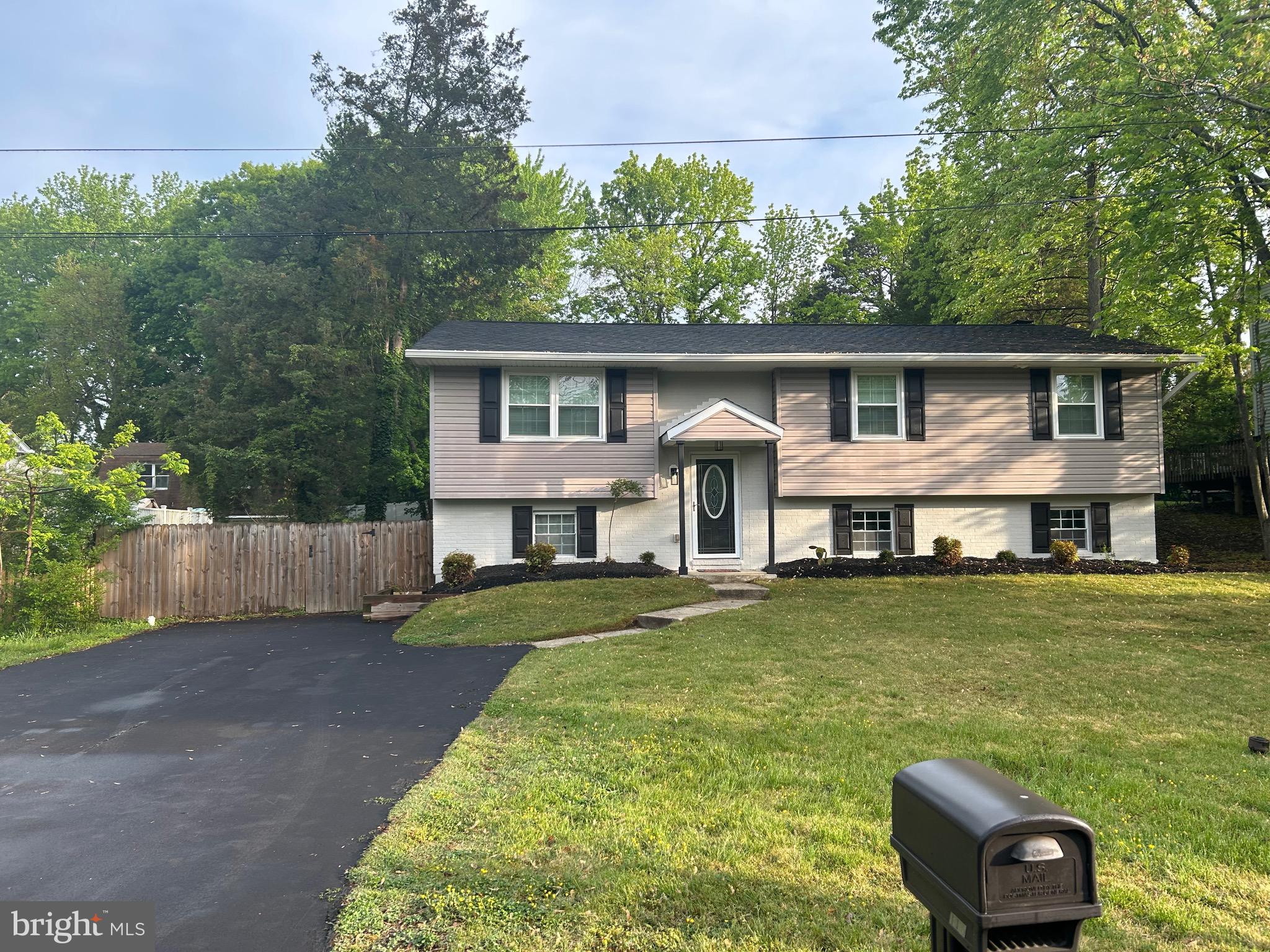 HILLSMERE SHORES - Residential