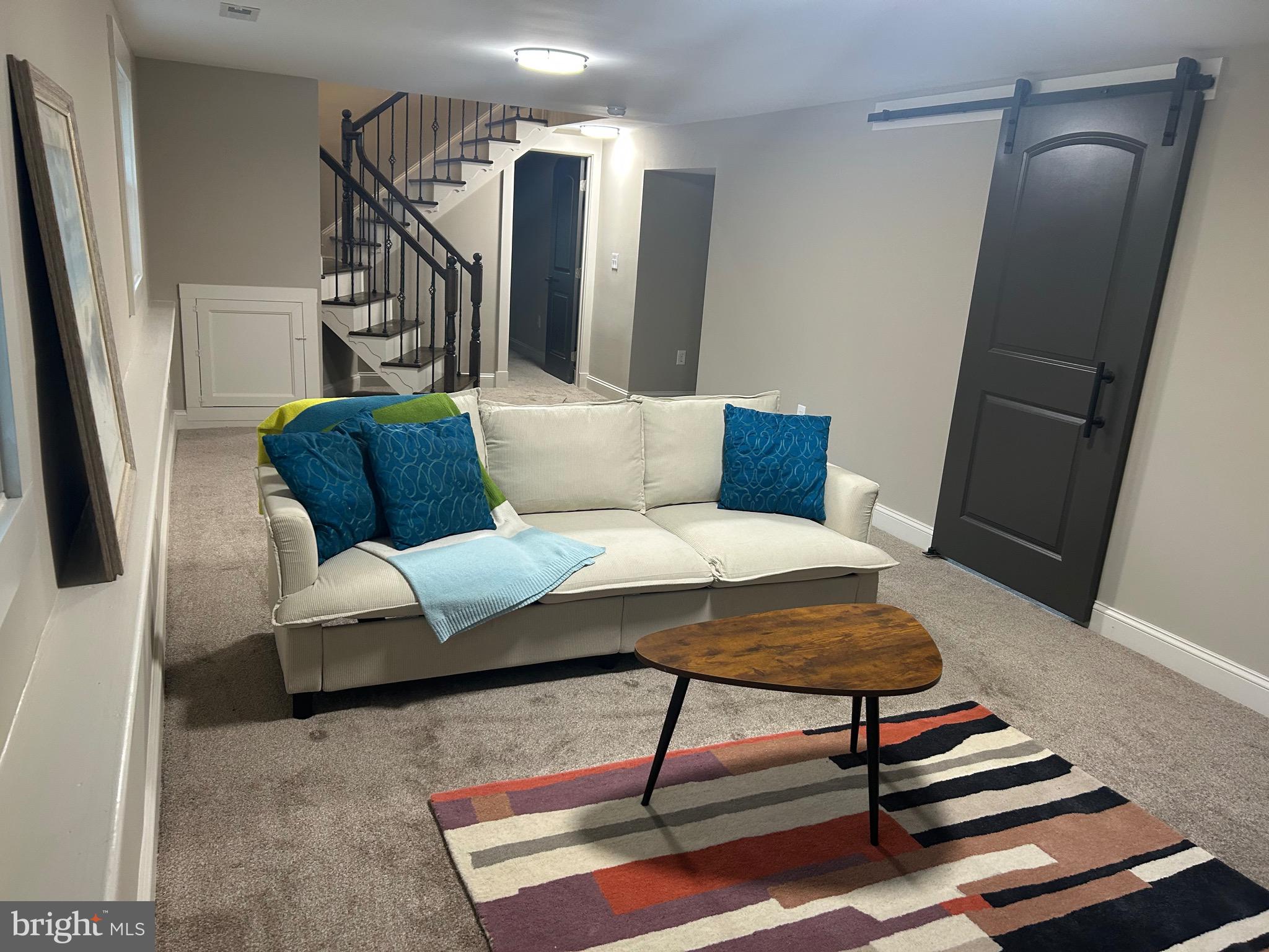 HILLSMERE SHORES - Residential