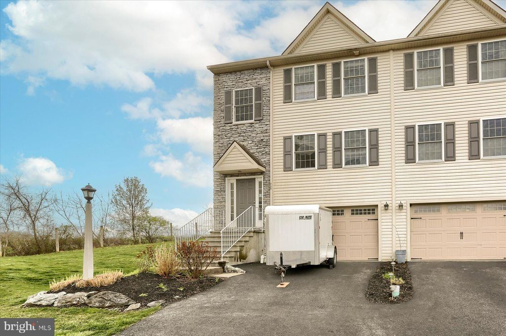 Photo of 135 Gentlemens Way, Lancaster, PA 17603 (MLS # PALA2048564)