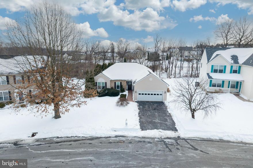CUTE as a Button Branford Village Beauty!  All-one-Level Living AND a 2CAR Garage, too!   .28acres Backs to OPEN Space! Mature Landscaping!  1800Sqft  3Bedrooms  2Baths PLUS  1800Sqft Unfinished Basement!  priceless… Main Level:  Foyer,  Great Room:  Cathedral Ceiling & GAS Fireplace, Open to the  21'x12' Kitchen/Breakfast Rm:  Atrium Door to Deck w/Awning, Dining Room, Mud/Laundry Room & Entry to Garage, Primary Bedroom: Cathedral Ceiling, Walk-in Closet,  EnSuite Bath: Walk-in Shower + Stall Shower,  2Bedrooms, Hall Bath. Original Cosmetics  Sweet Level Backyard: Southern Exposure  Terrace & Pond  GAS Hot Air + Central Air LOW Association Fee  Come discover this Comfortable Wonderful Home & Life Style!!