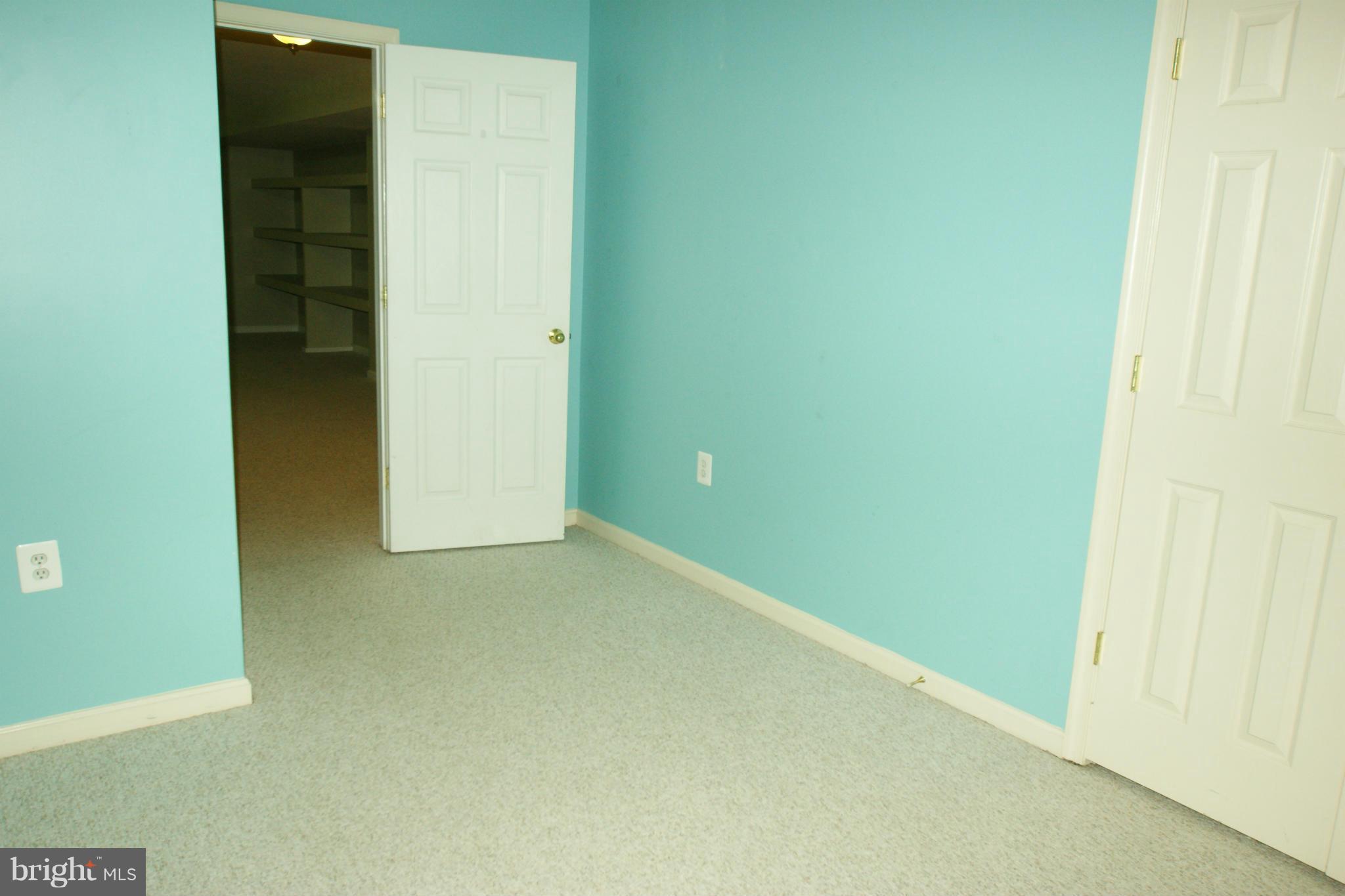 POTOMAC CROSSING - Residential Lease